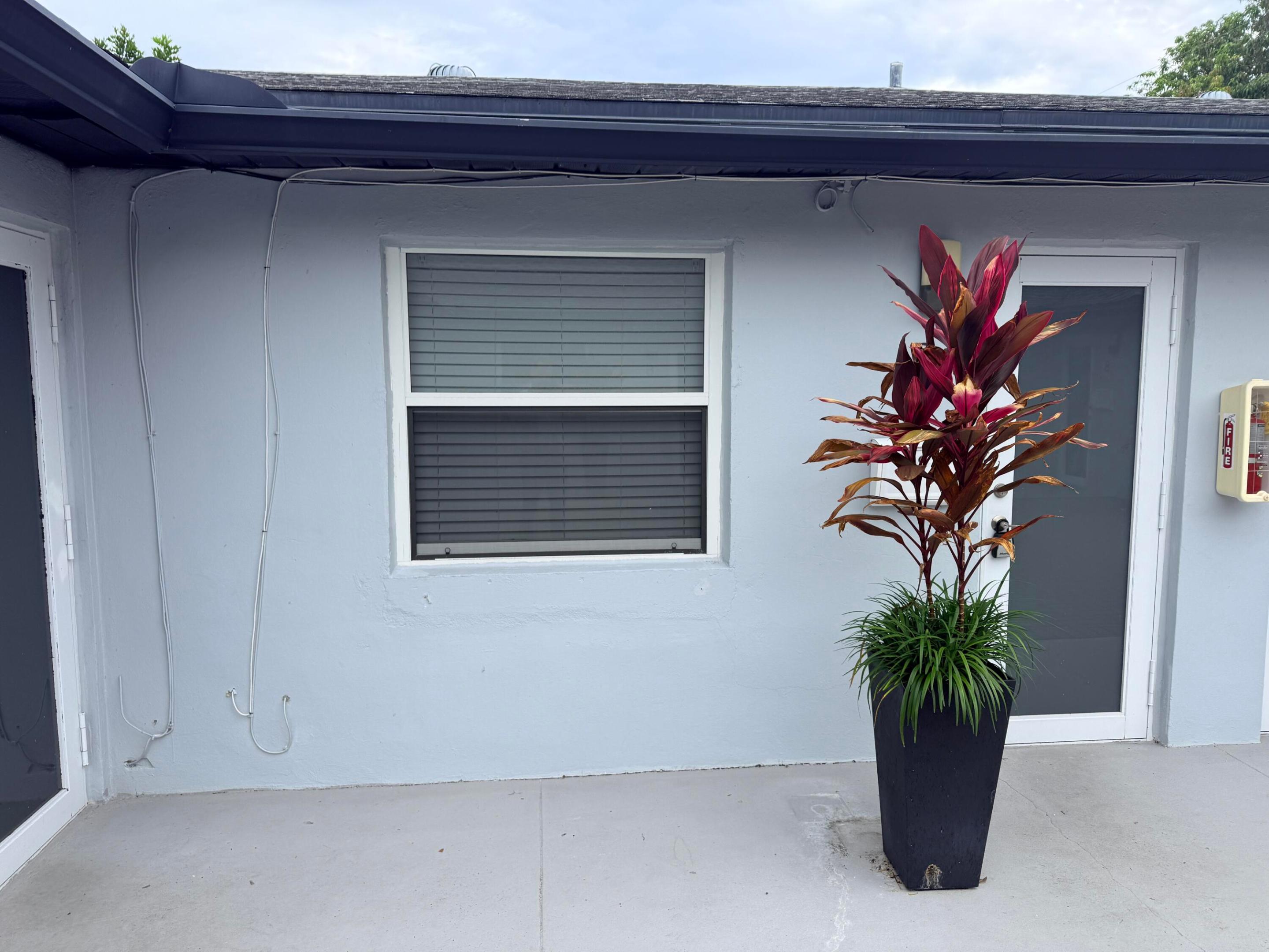 220 Walton Boulevard Unit 2 Property Photo 2