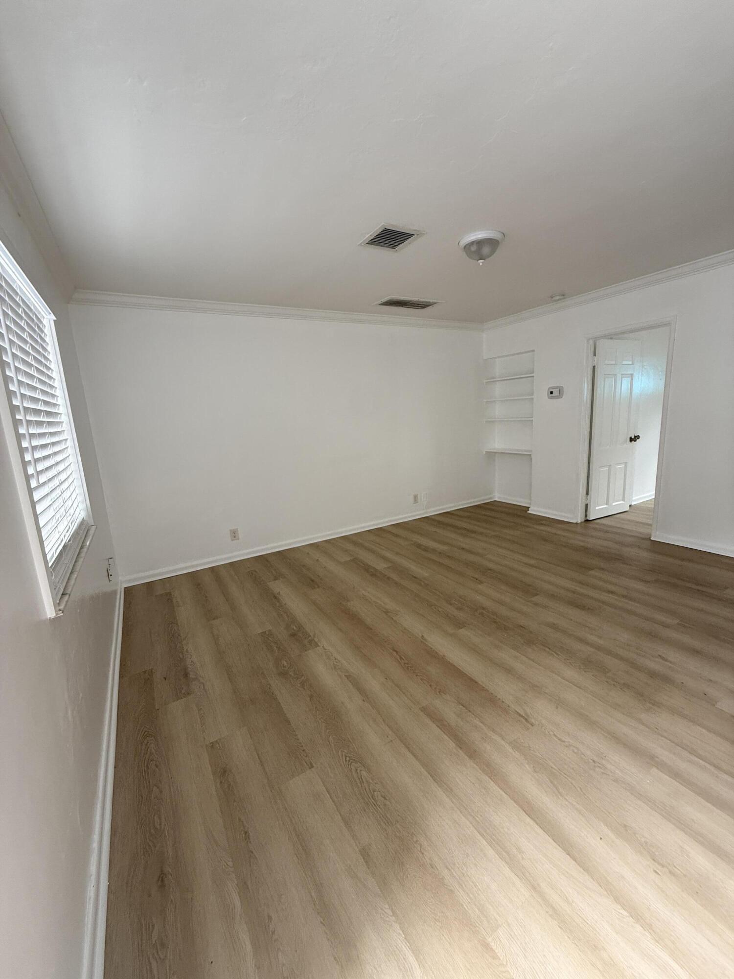 220 Walton Boulevard Unit 2 Property Photo 4