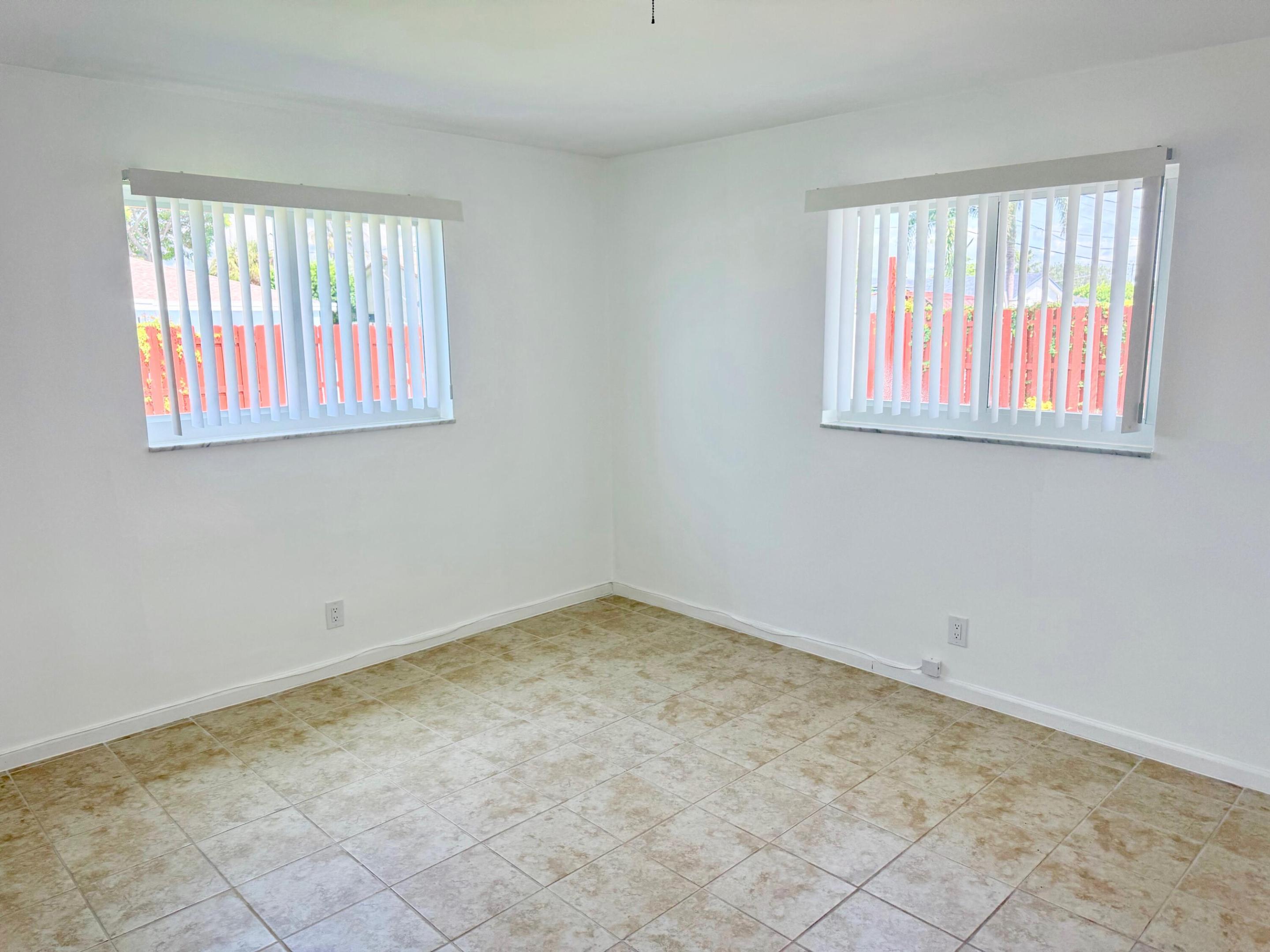 617 Se 8th Avenue Property Photo 17
