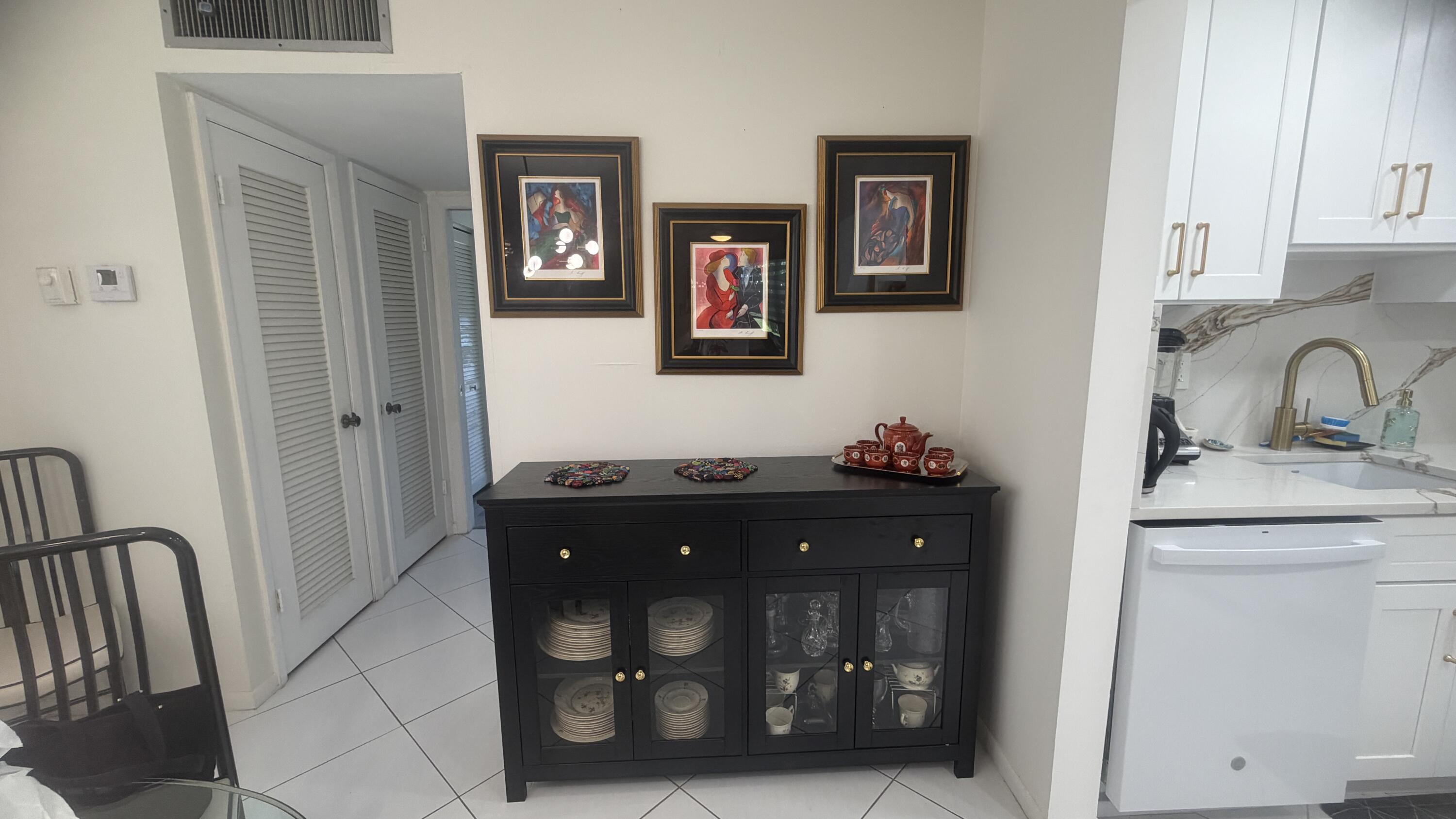 930 Normandy Property Photo 4