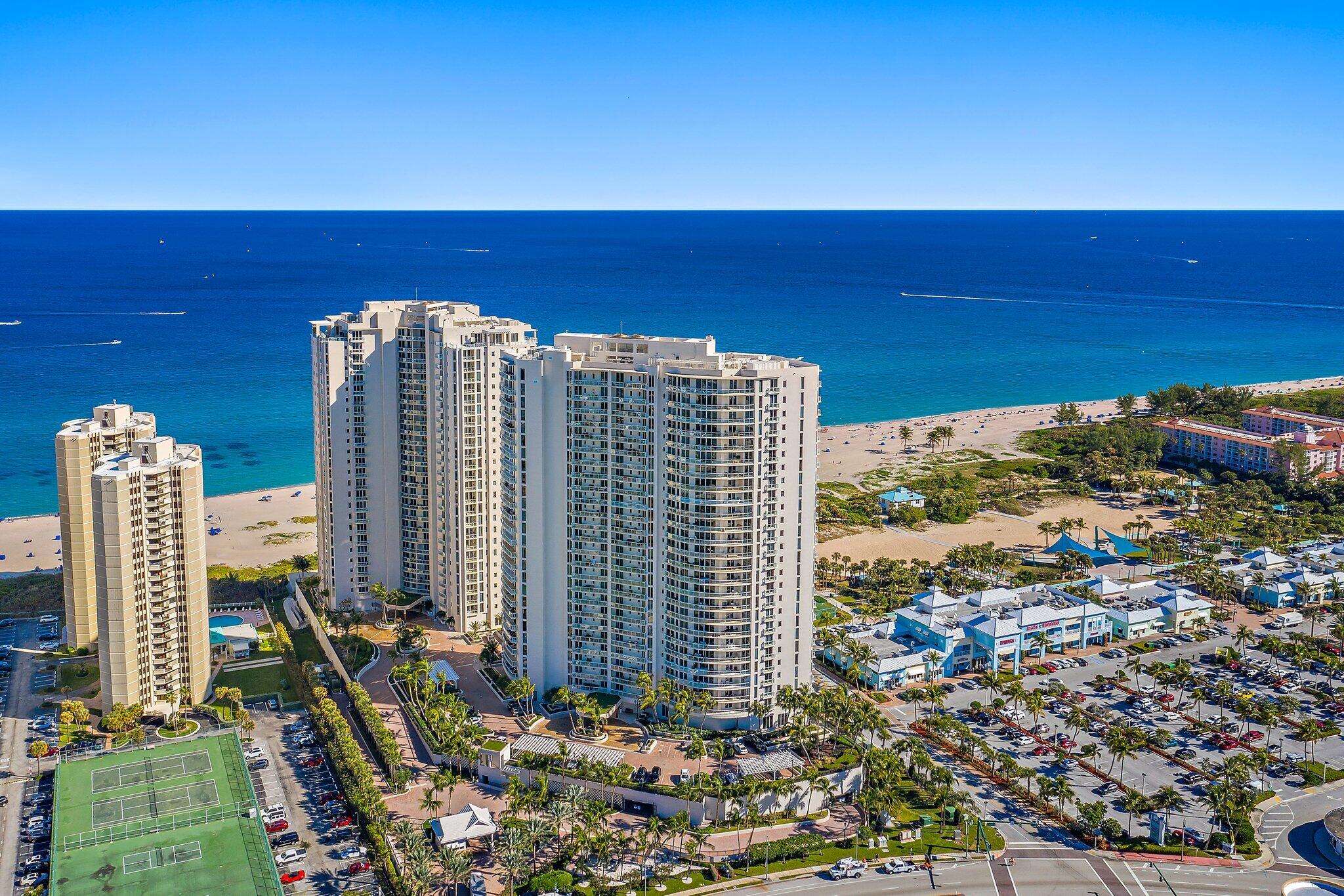 2700 N Ocean Drive Ph-1b Property Photo 2