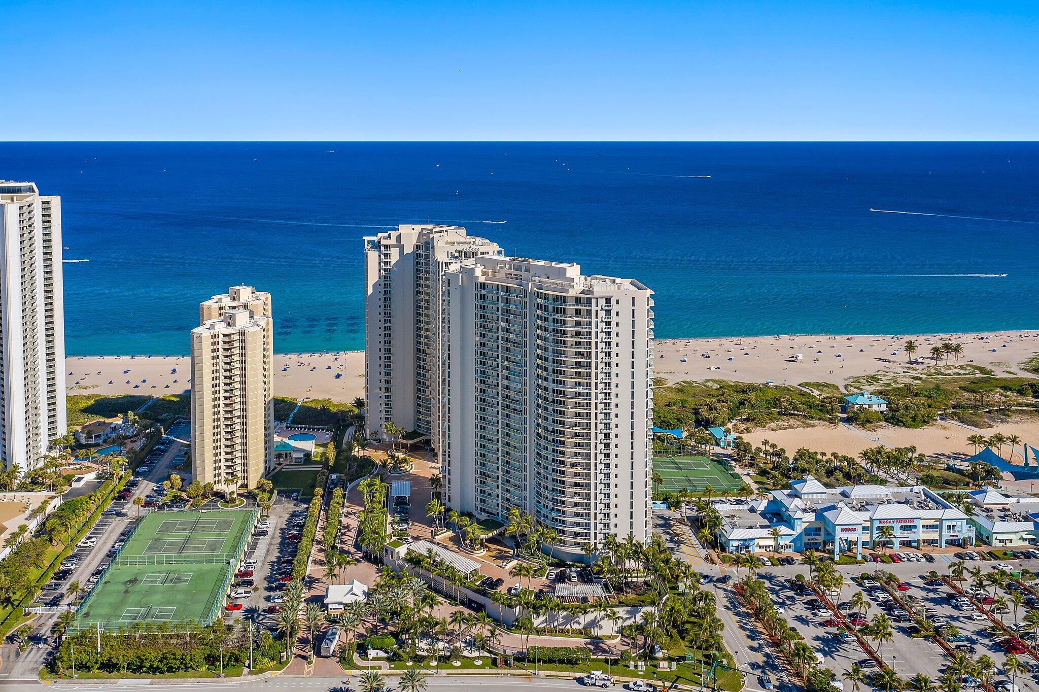 2700 N Ocean Drive Ph-1b Property Photo 3