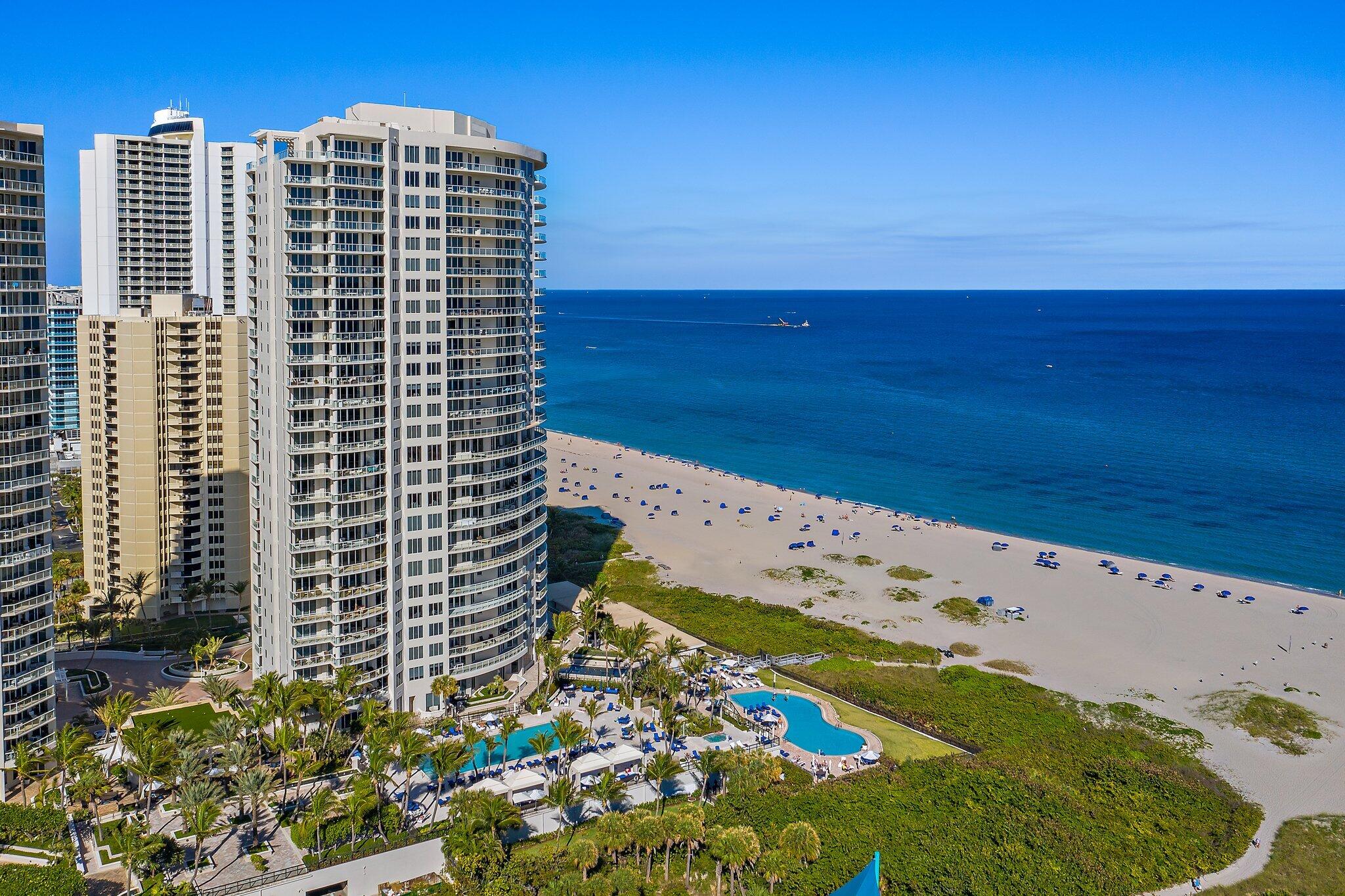 2700 N Ocean Drive Ph-1b Property Photo 8