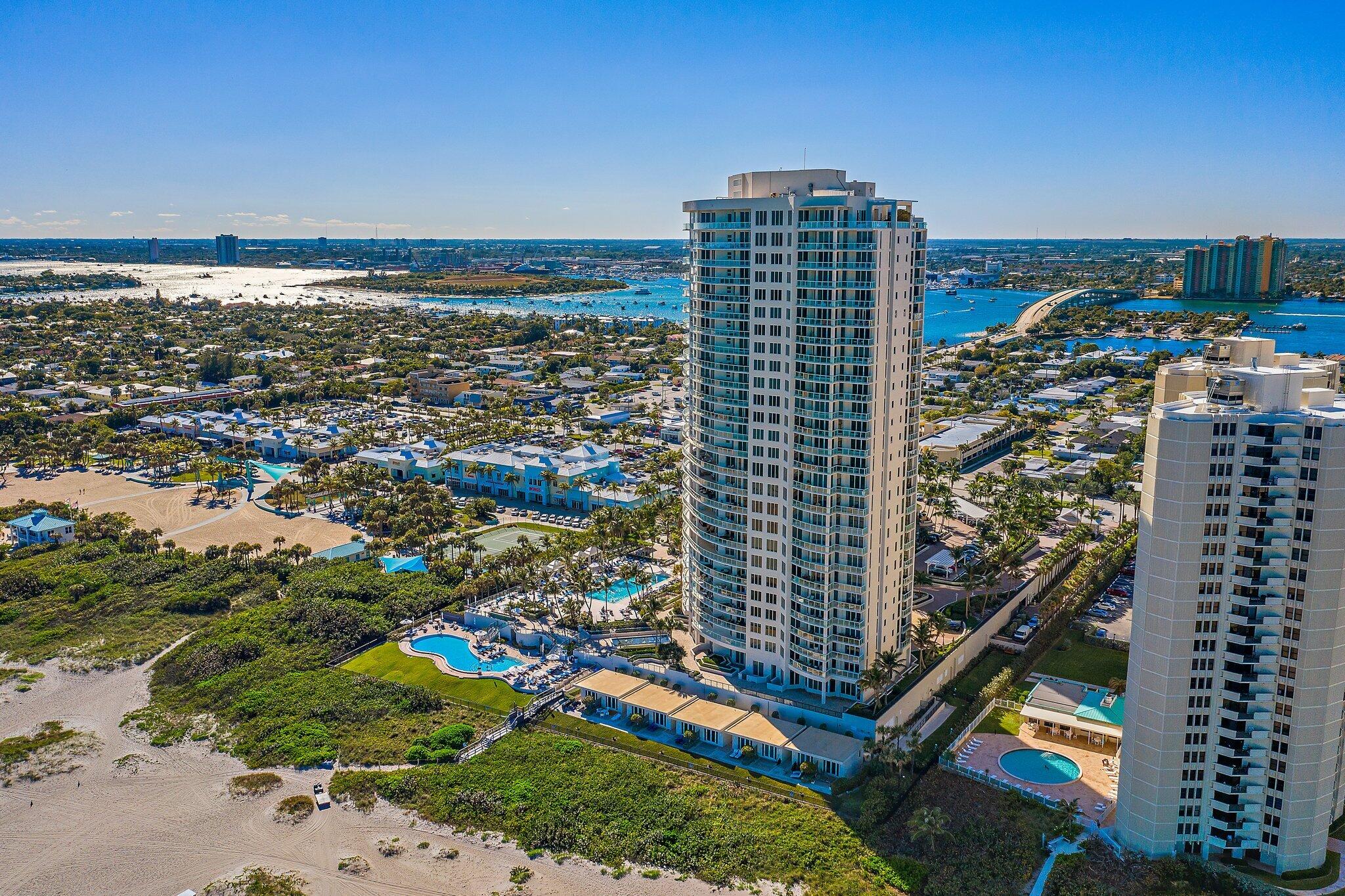 2700 N Ocean Drive Ph-1b Property Photo 12