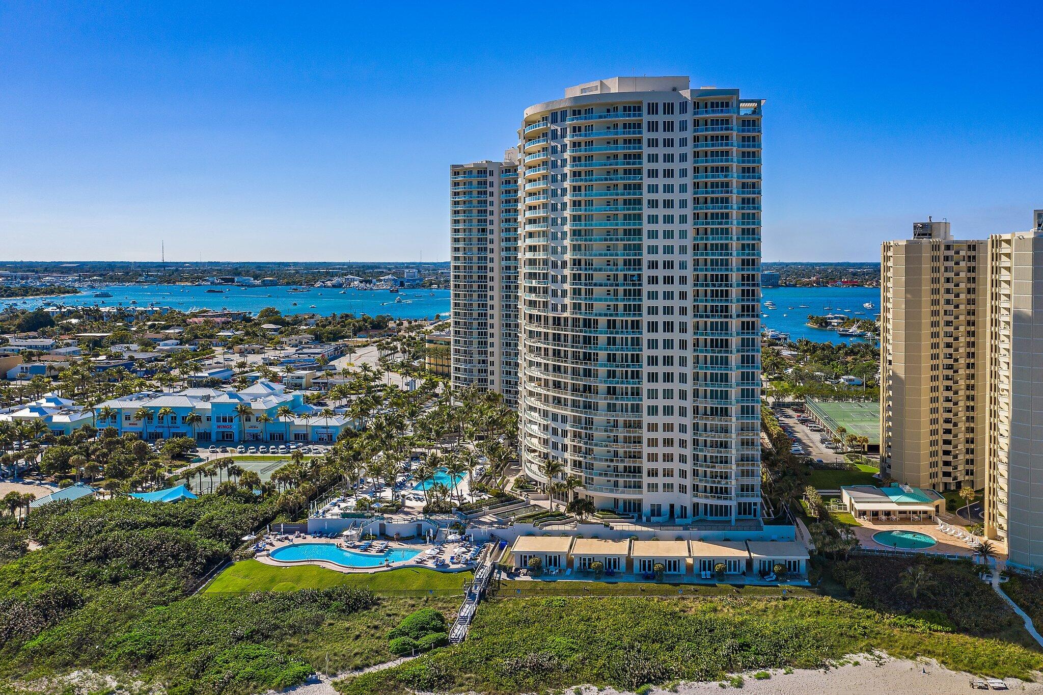 2700 N Ocean Drive Ph-1b Property Photo 14