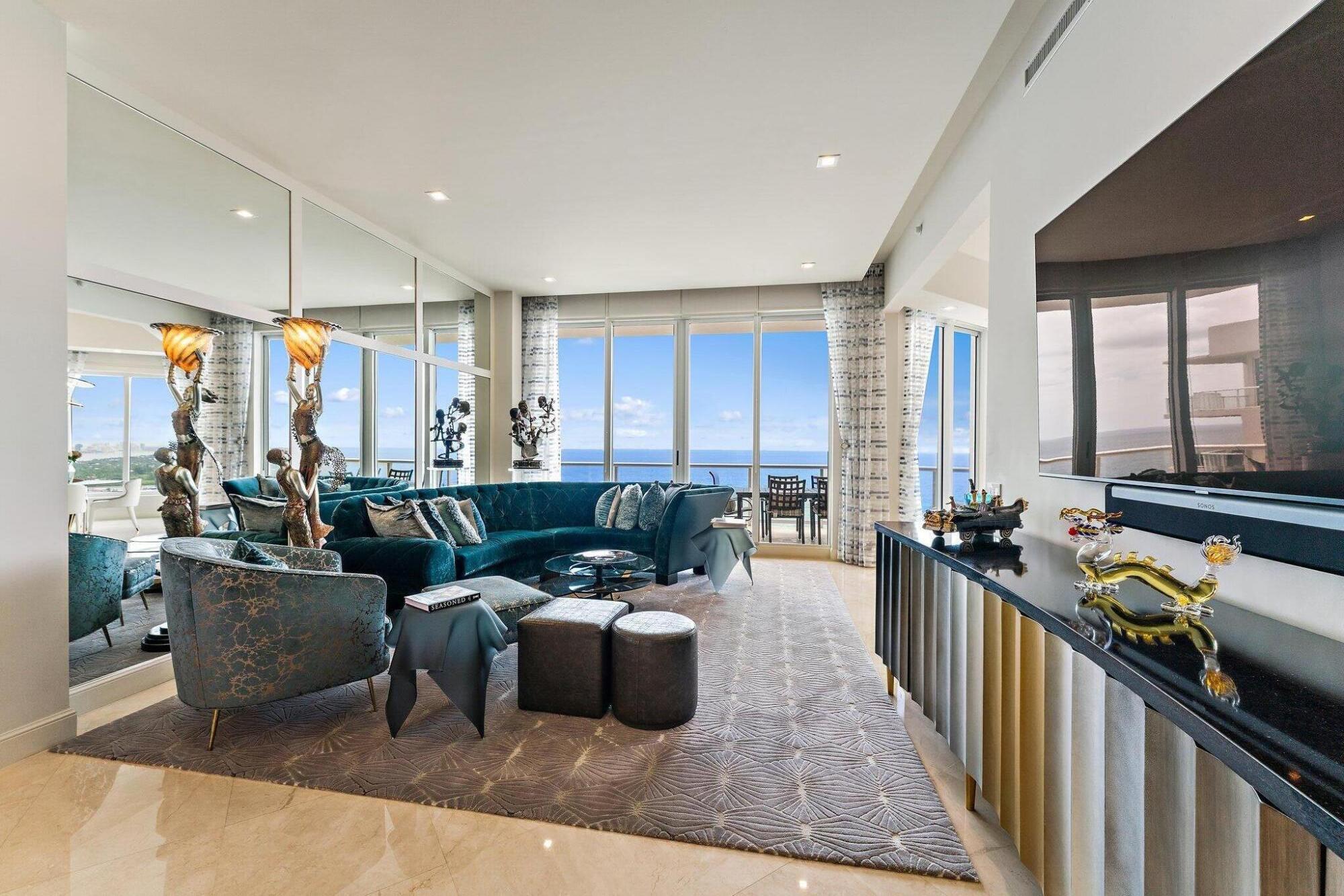 2700 N Ocean Drive Ph-1b Property Photo 18