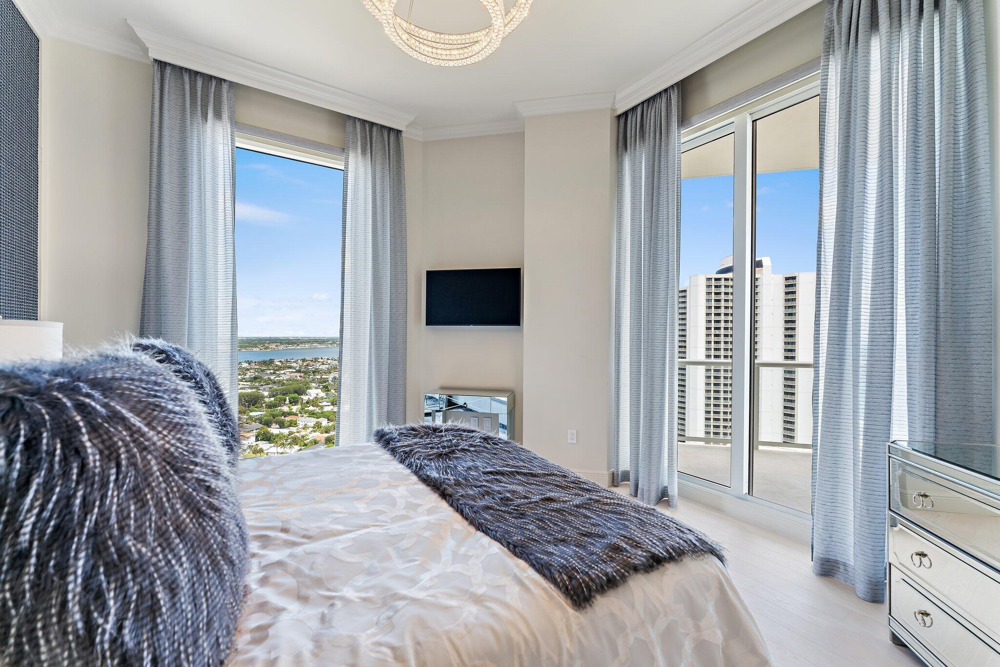 2700 N Ocean Drive Ph-1b Property Photo 82