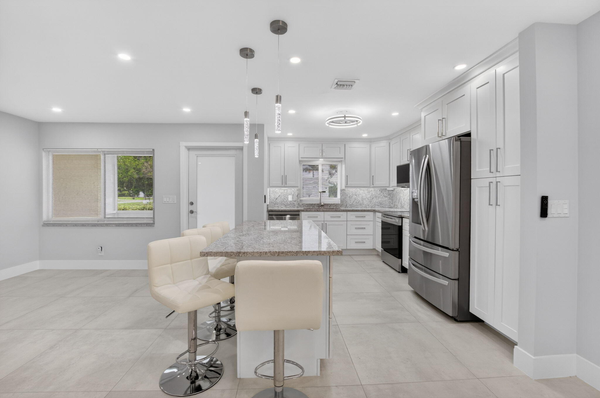 6049 Vía Diana Property Photo 5