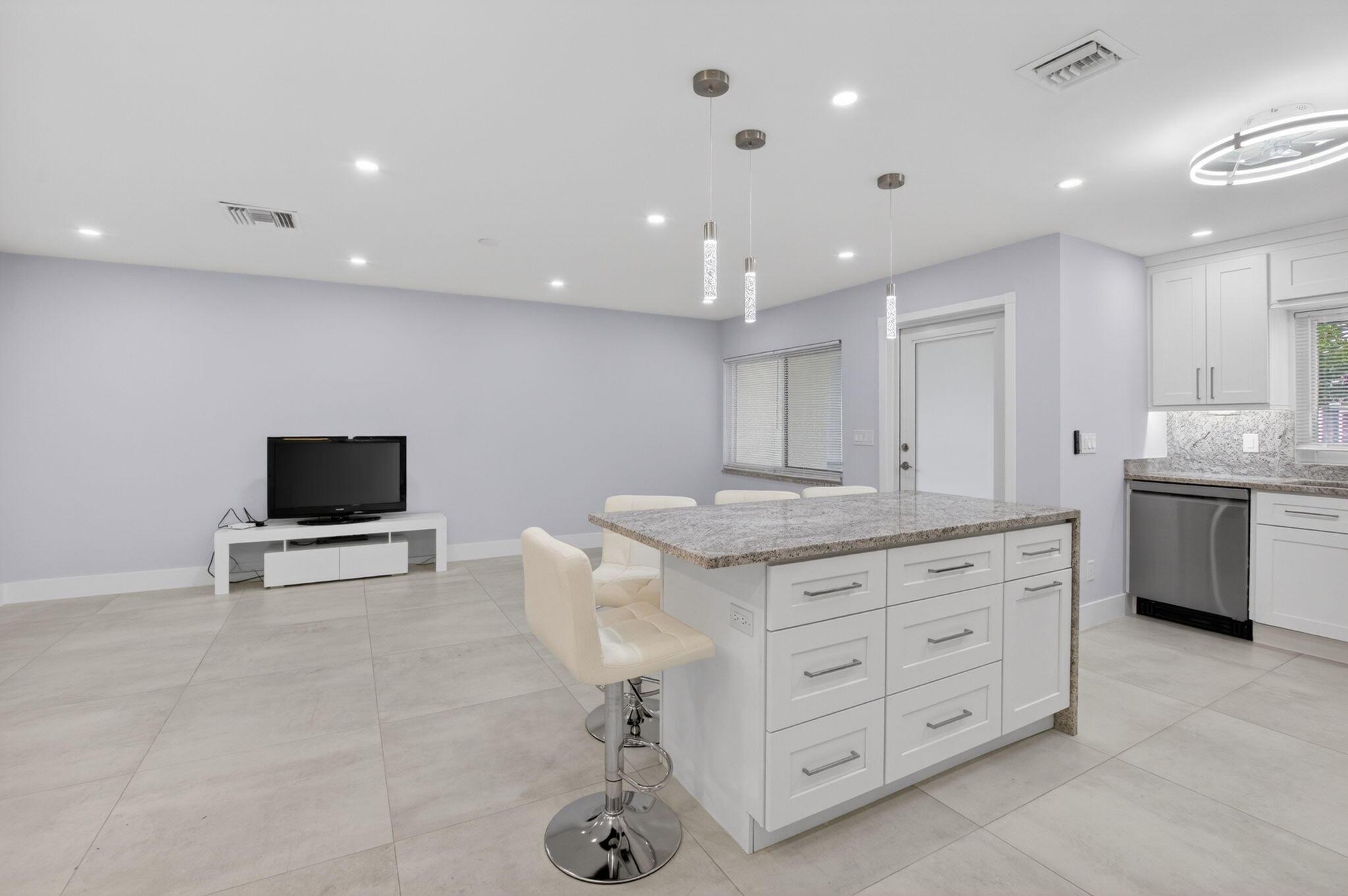 6049 Vía Diana Property Photo 12