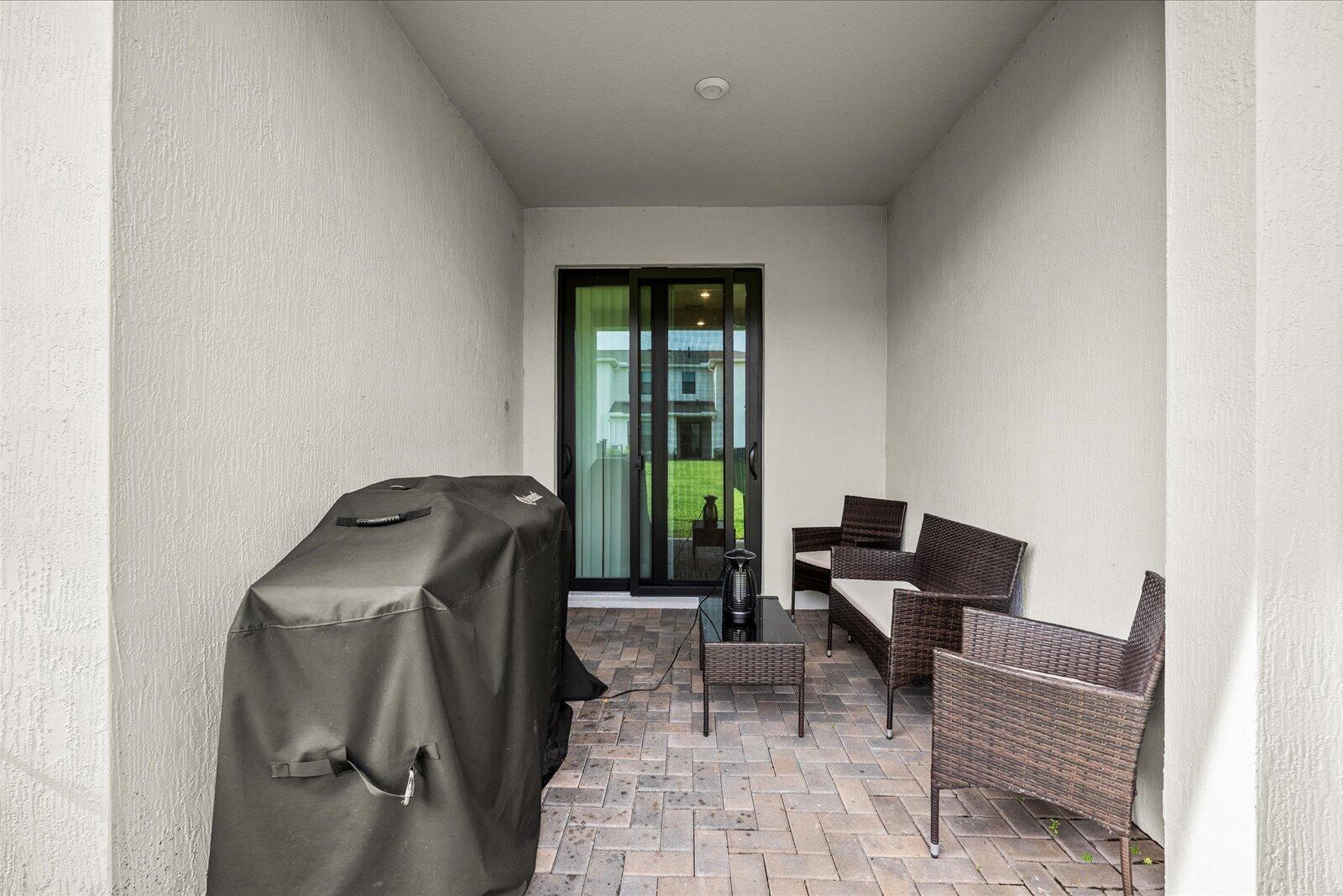 14042 Sw Thorens Drive Property Photo 27