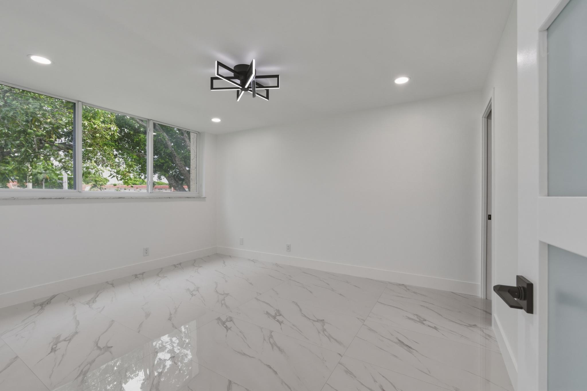 8970 S Hollybrook Boulevard 205 Property Photo 12