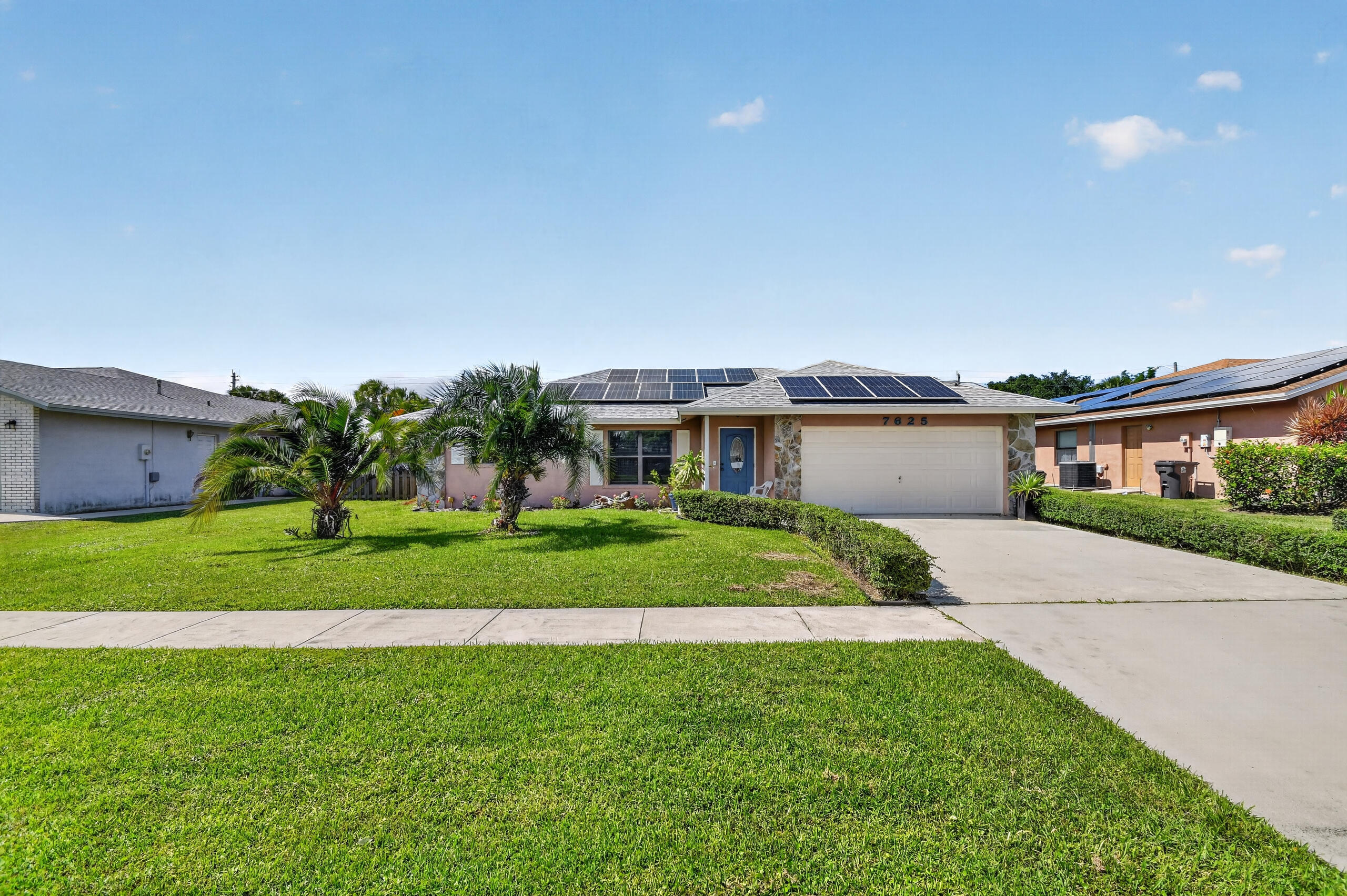 7625 Woodland Creek Lane Property Photo 1