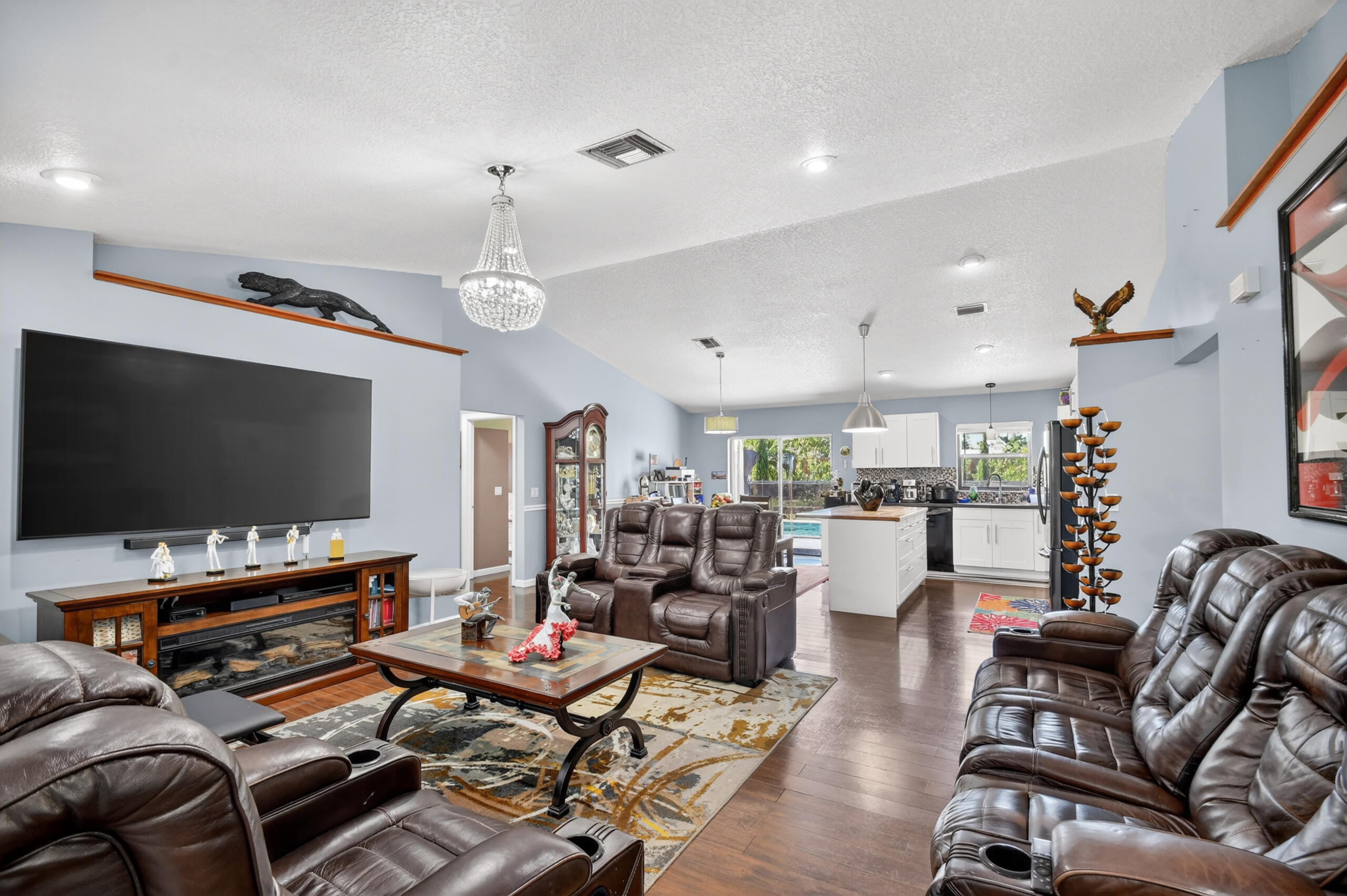 7625 Woodland Creek Lane Property Photo 12