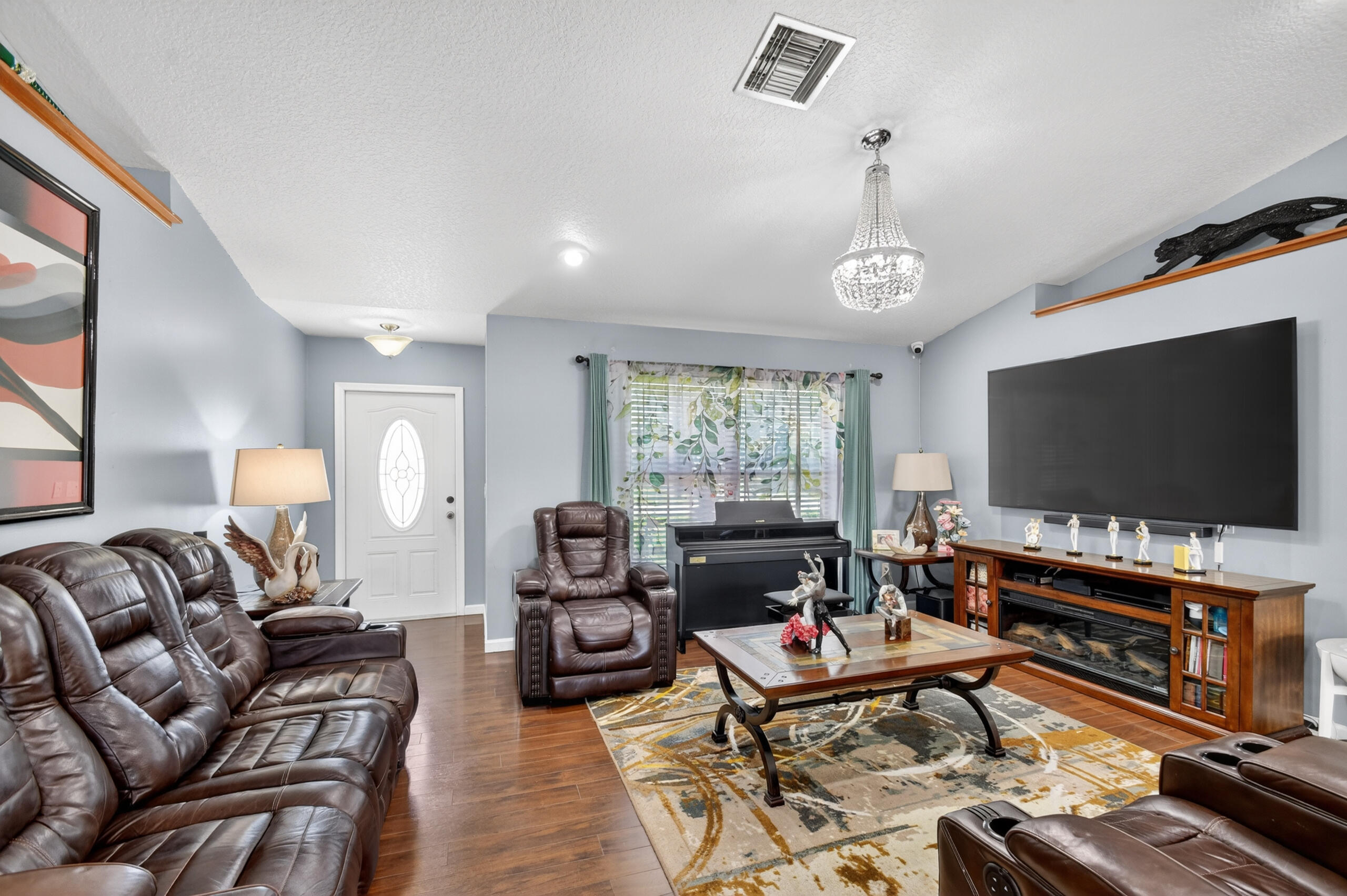 7625 Woodland Creek Lane Property Photo 13