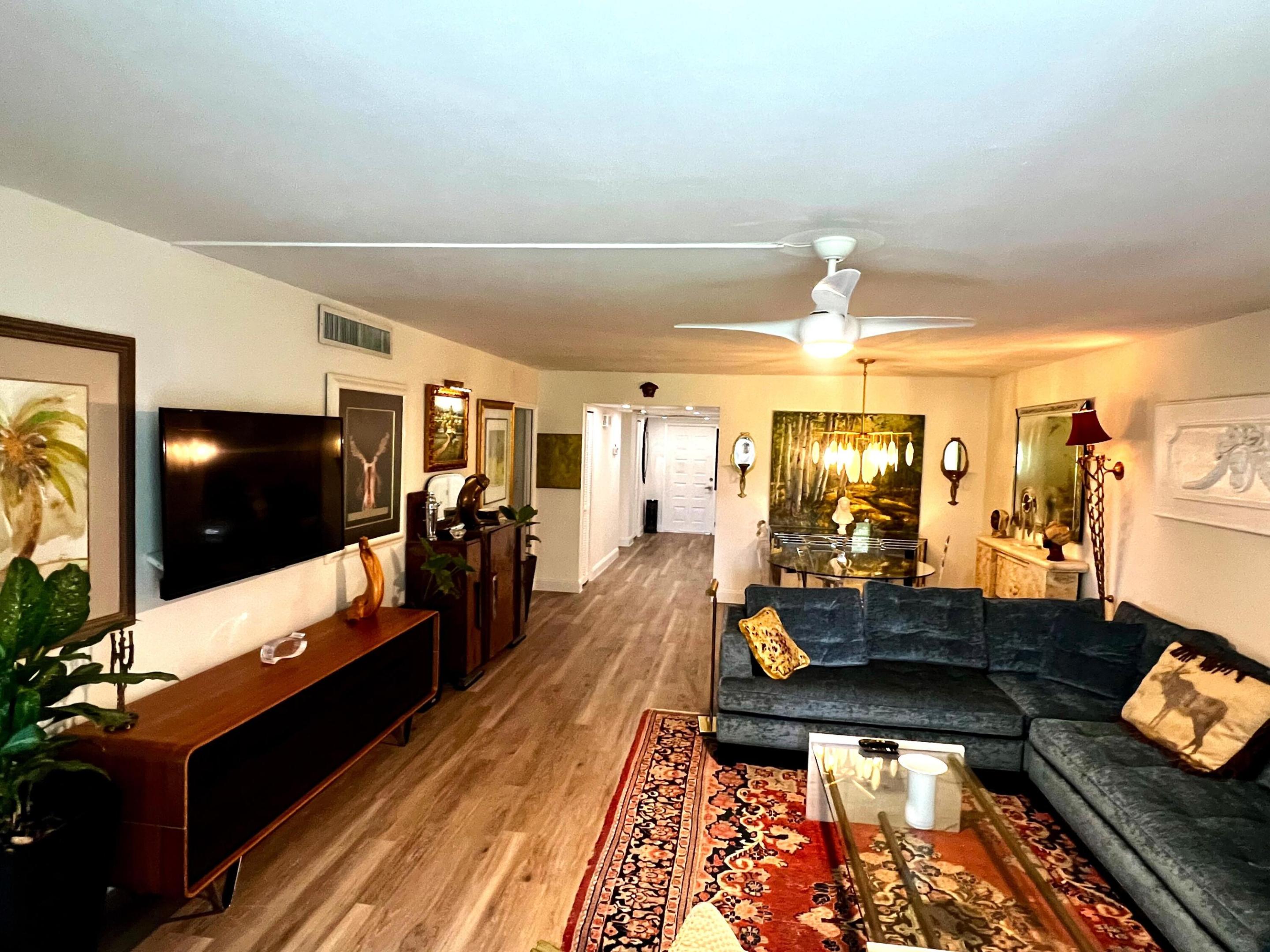 907 Cypress Terrace 201 Property Photo 5