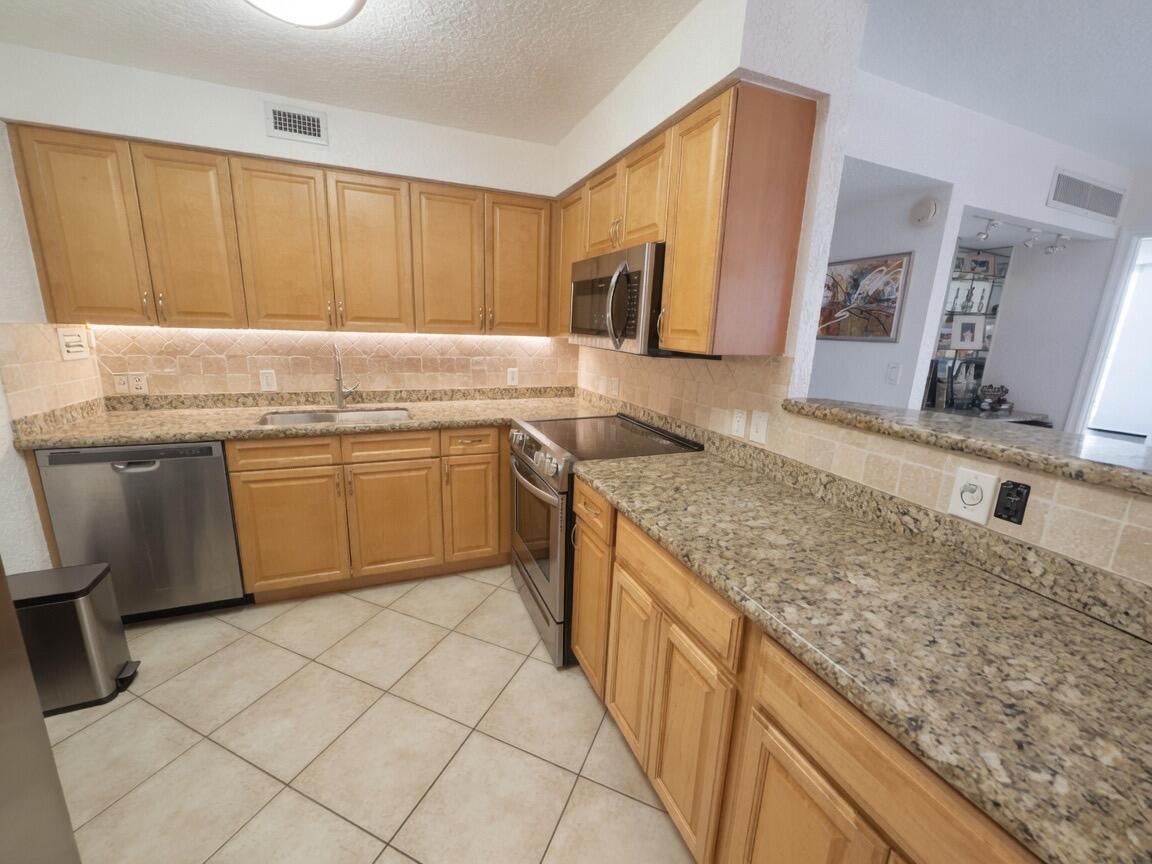1000 Spanish River Road 4p Property Photo 6