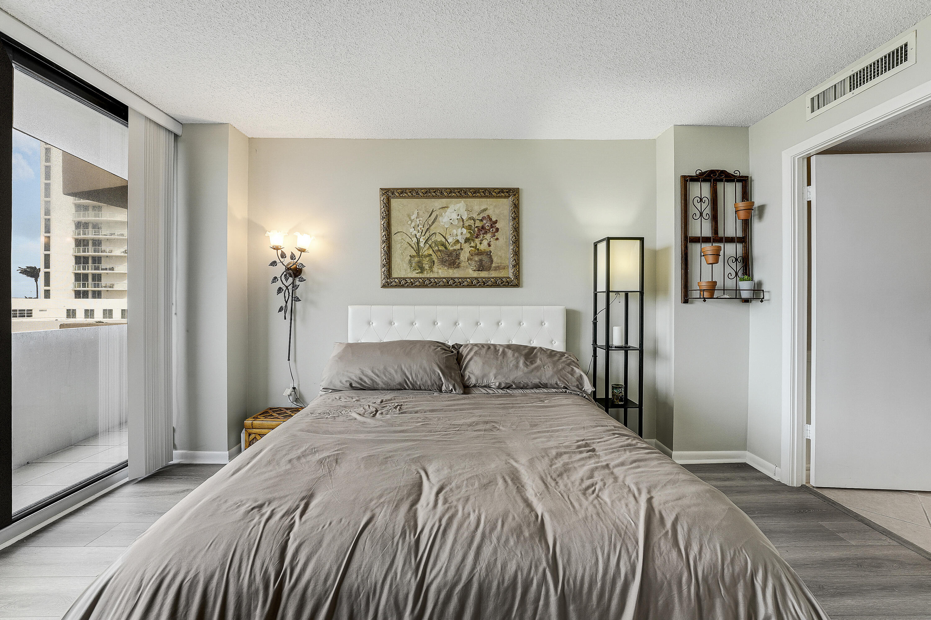 4200 N Ocean Drive 2-306 Property Photo 17