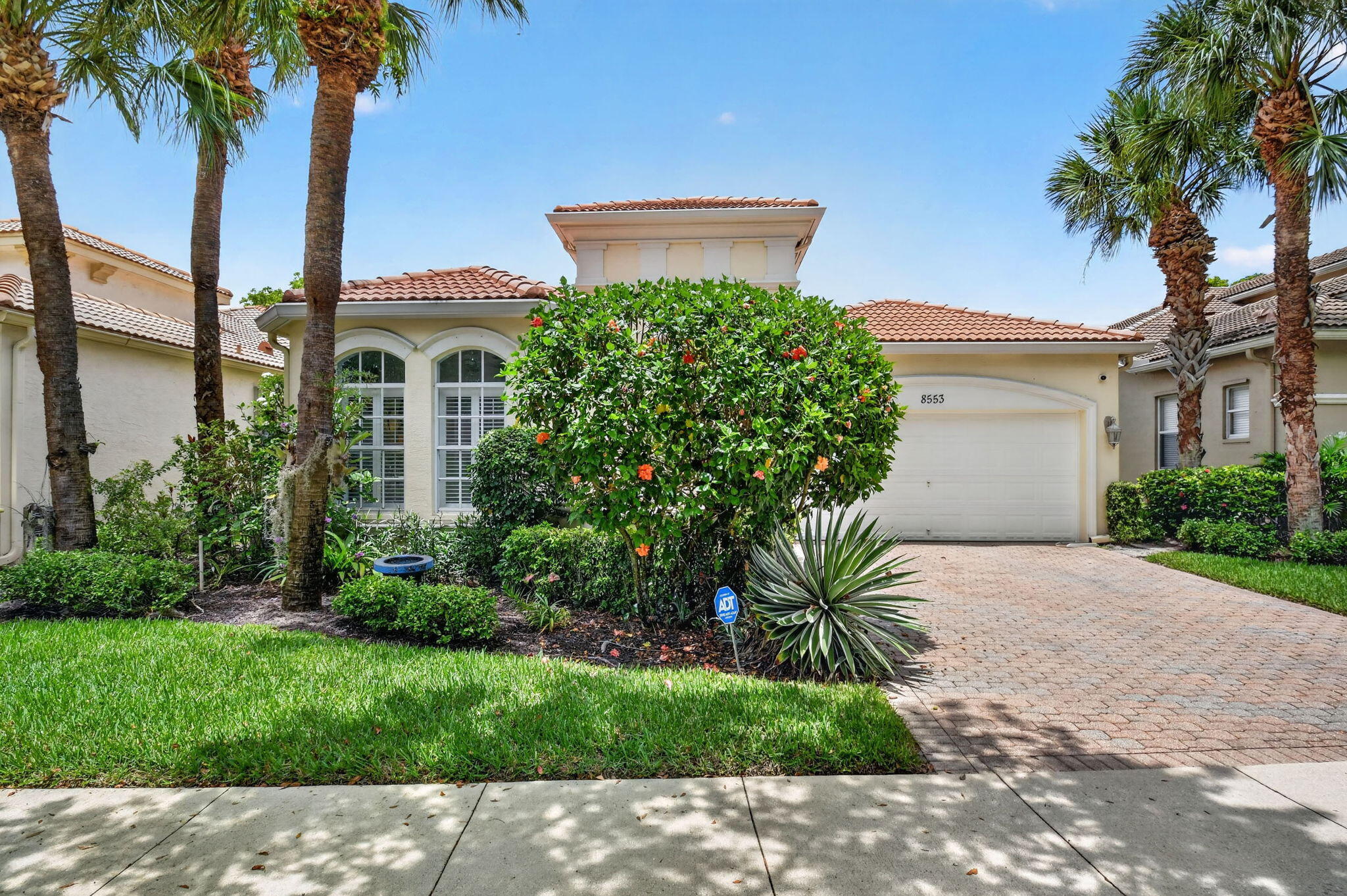 8553 E Via Grande E Property Photo 1