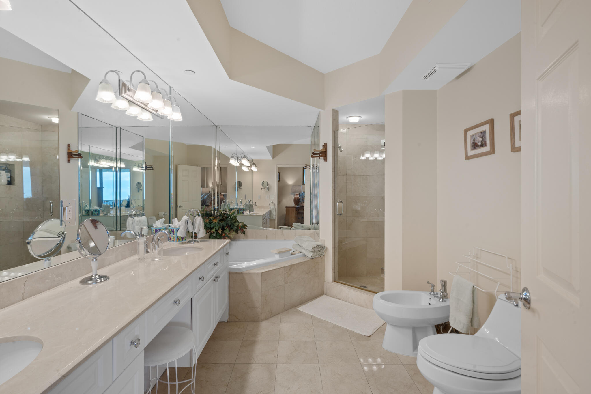 3200 N Ocean Boulevard 1506 Property Photo 8