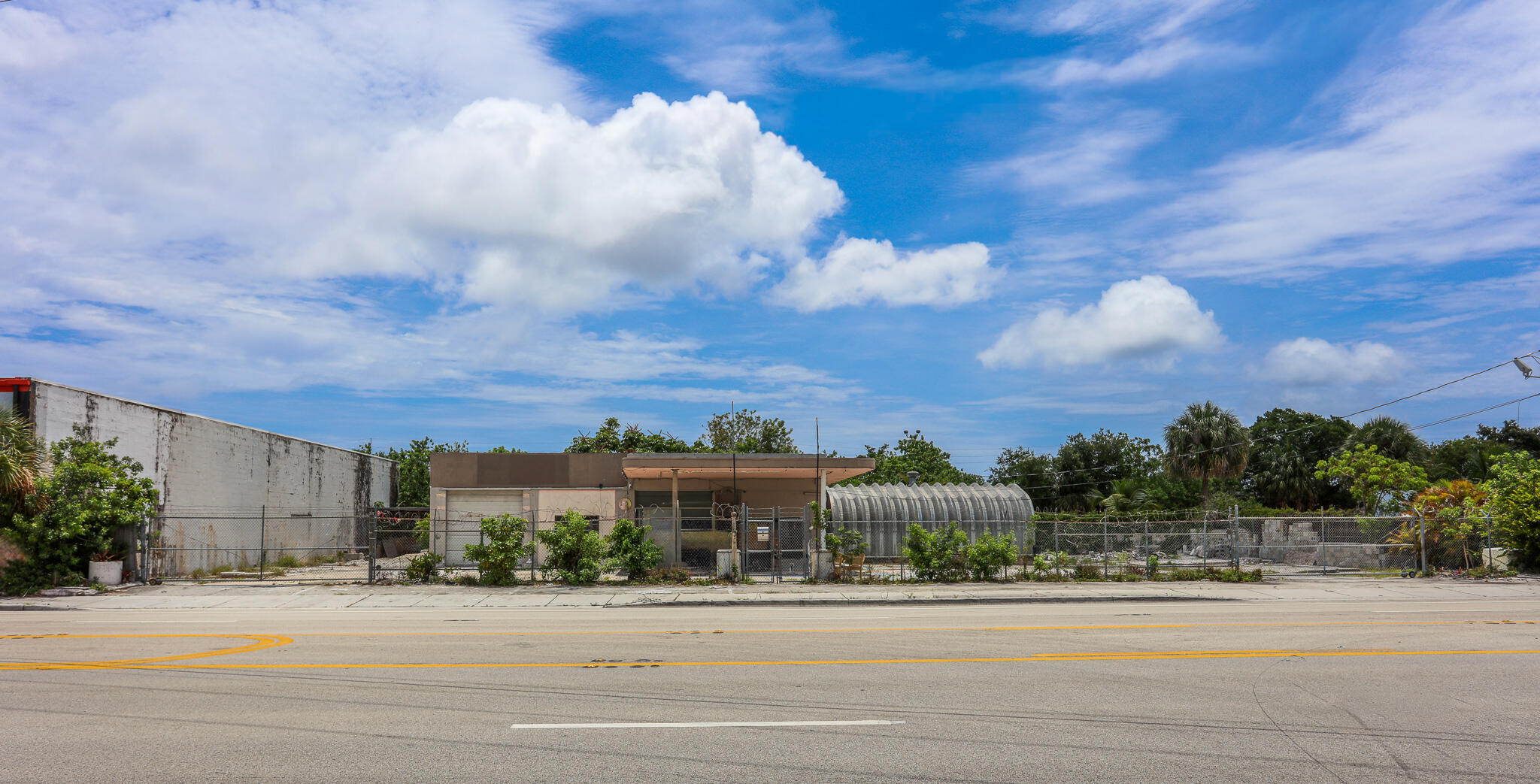 1620 S Dixie Highway Property Photo 1