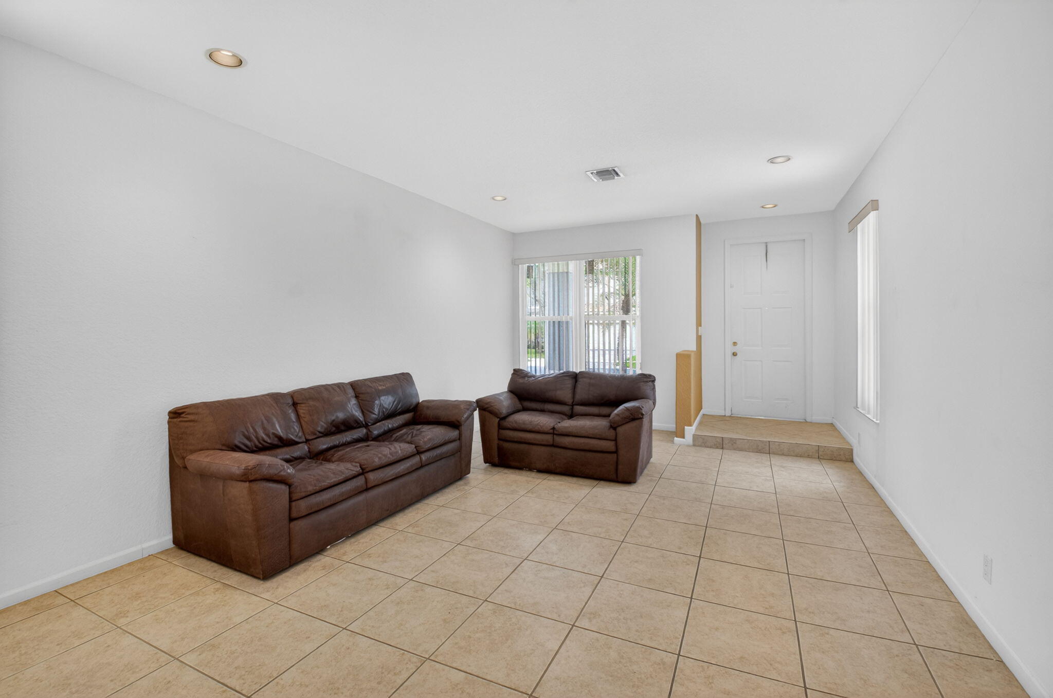 5049 Sancerre Circle Property Photo 8