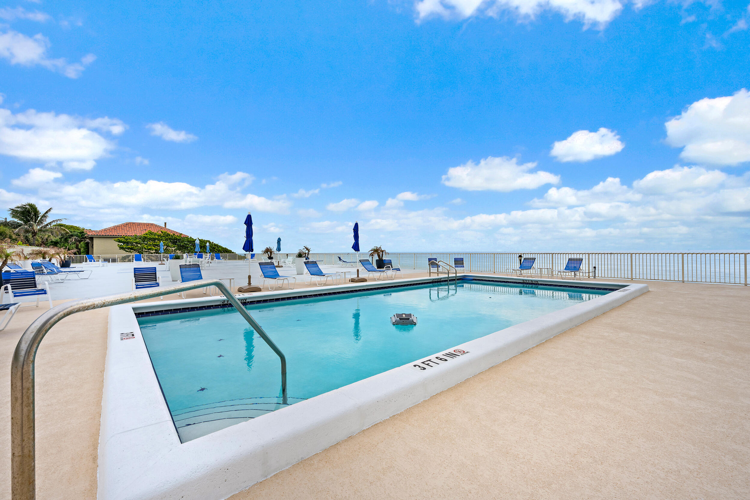 900 Ocean Drive 202 Property Photo 8