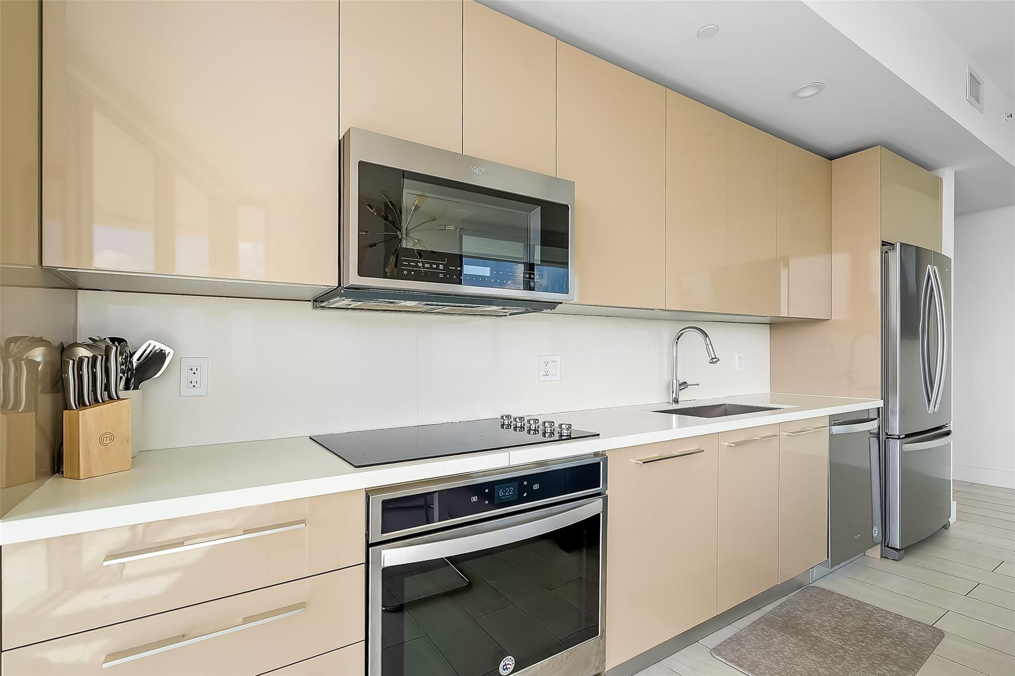 2000 Metropica Way 1410 Property Photo 7