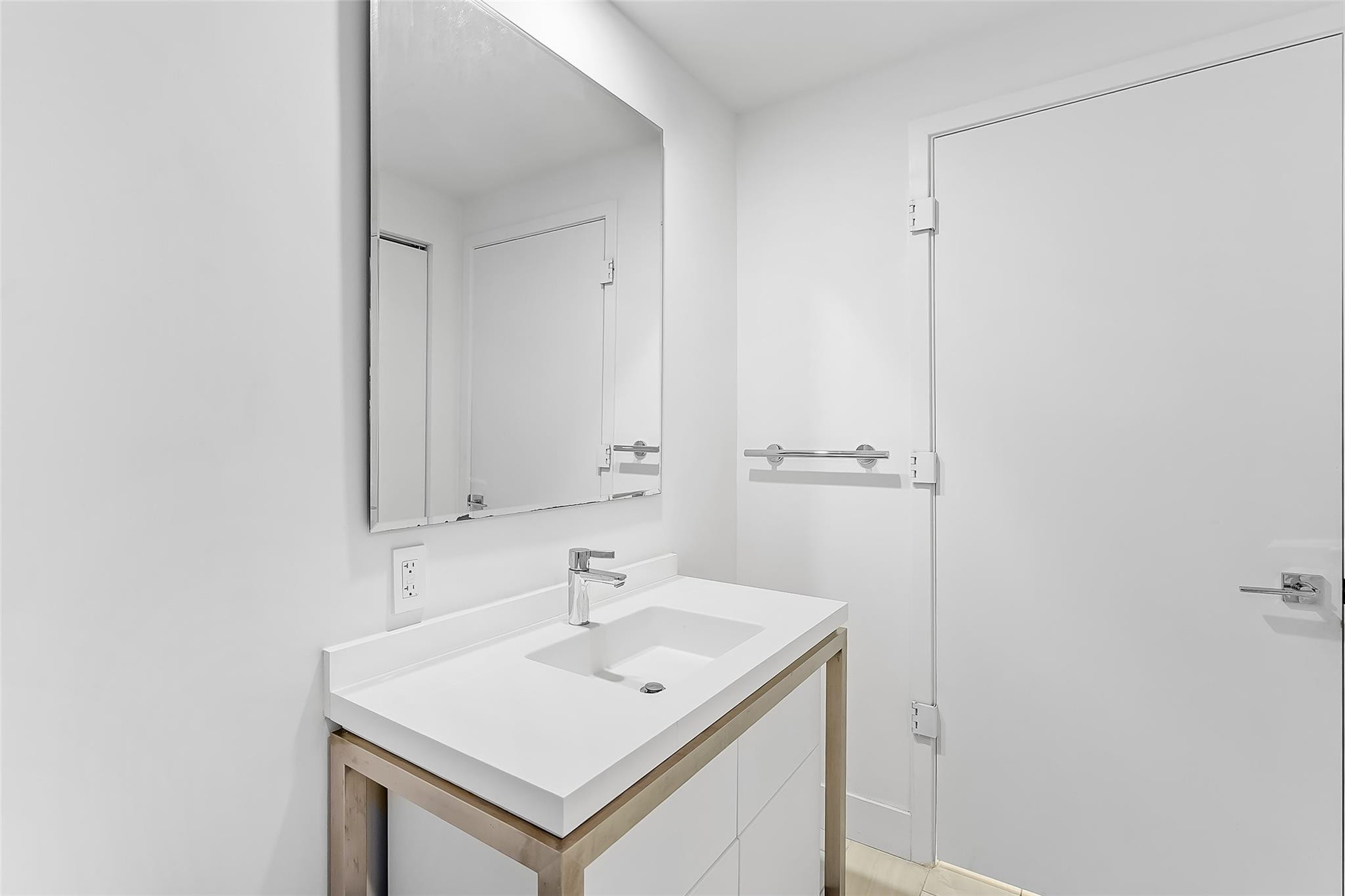 2000 Metropica Way 1410 Property Photo 14