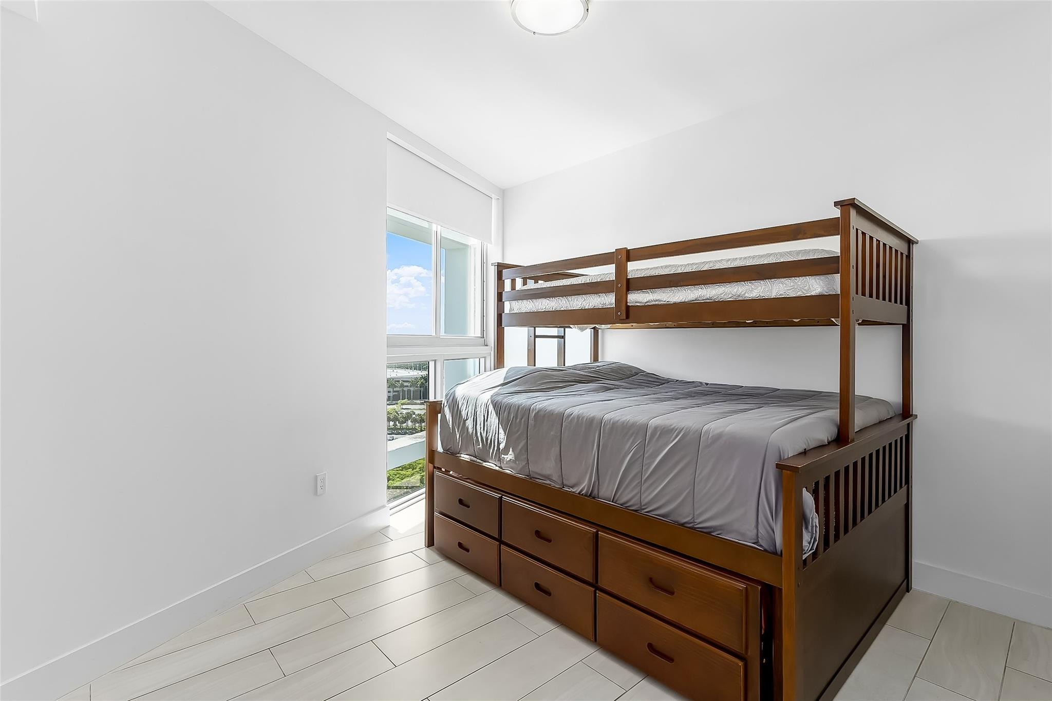 2000 Metropica Way 1410 Property Photo 15