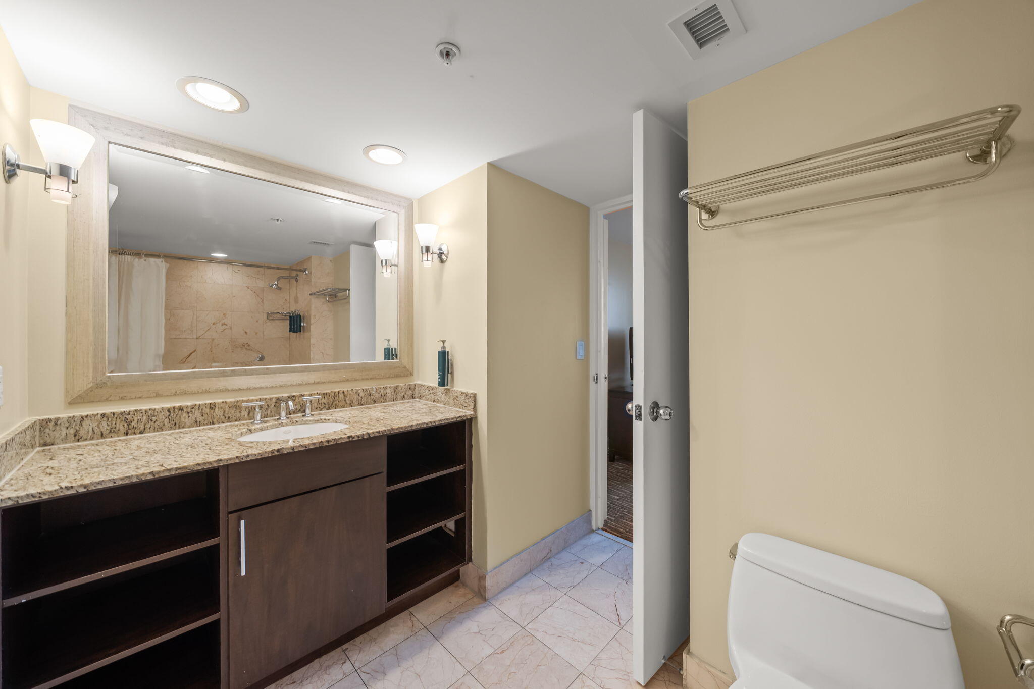 2670 E Sunrise Boulevard 1109 Property Photo 10
