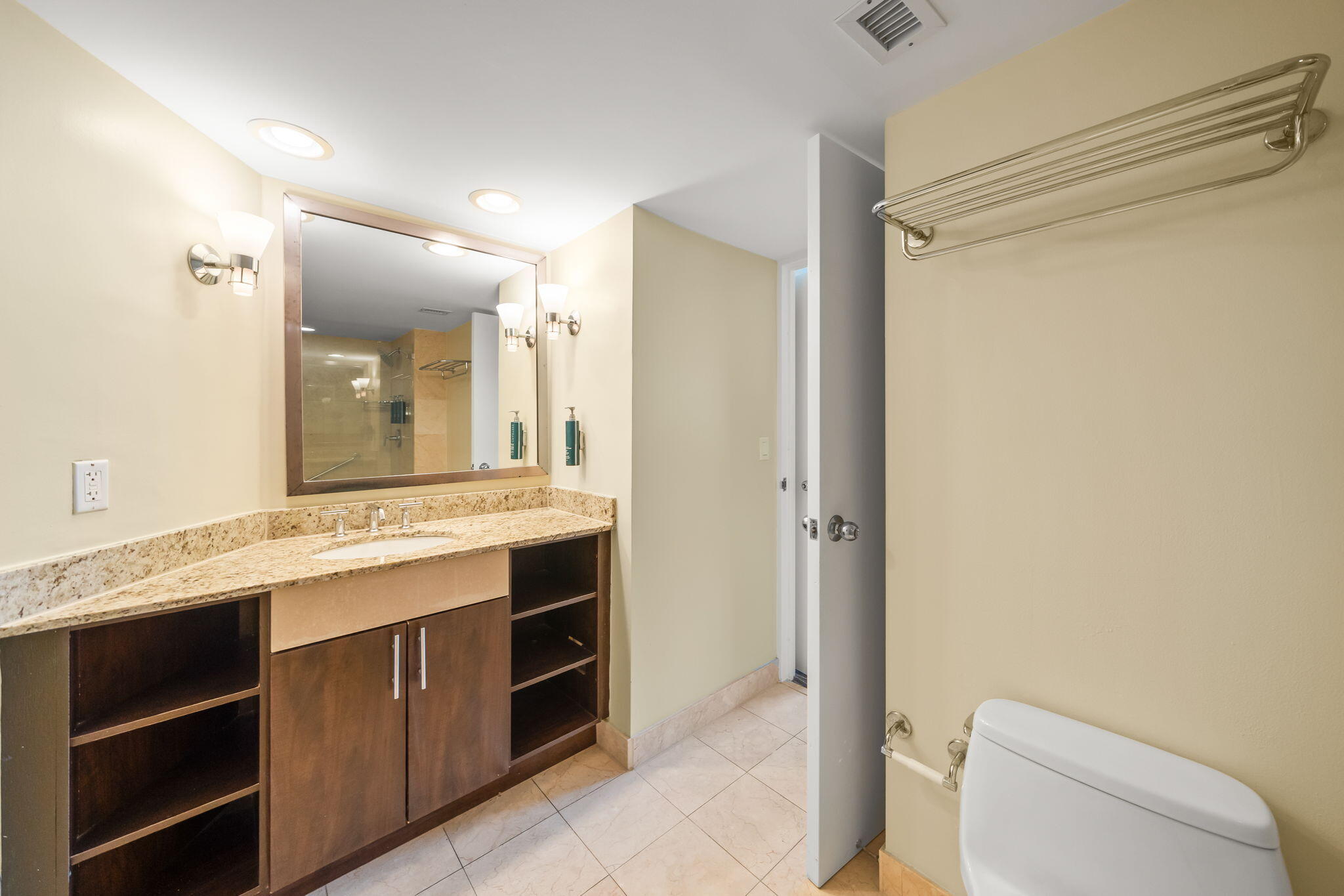 2670 E Sunrise Boulevard 1109 Property Photo 50