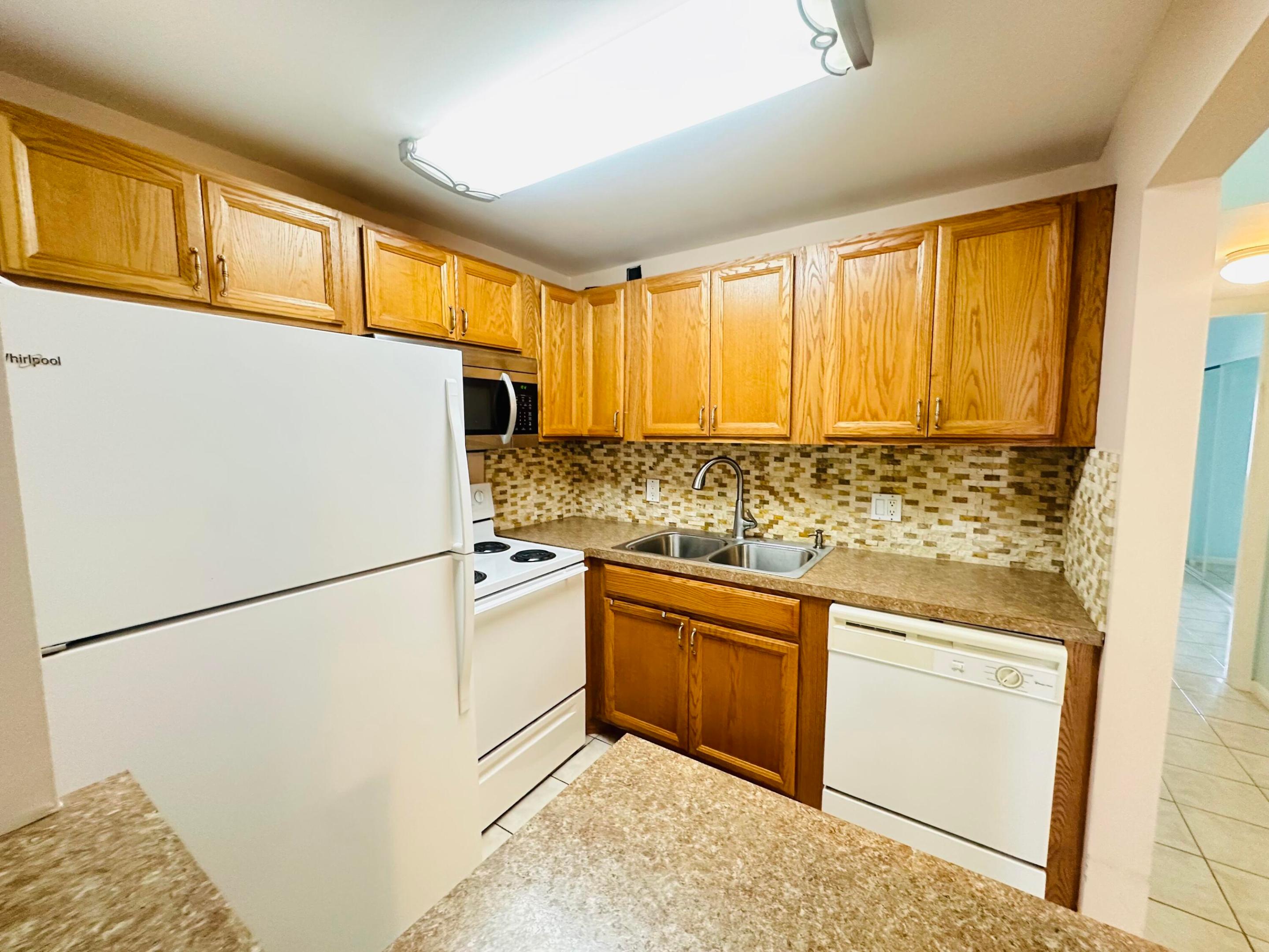 86 Markham E Property Photo 8
