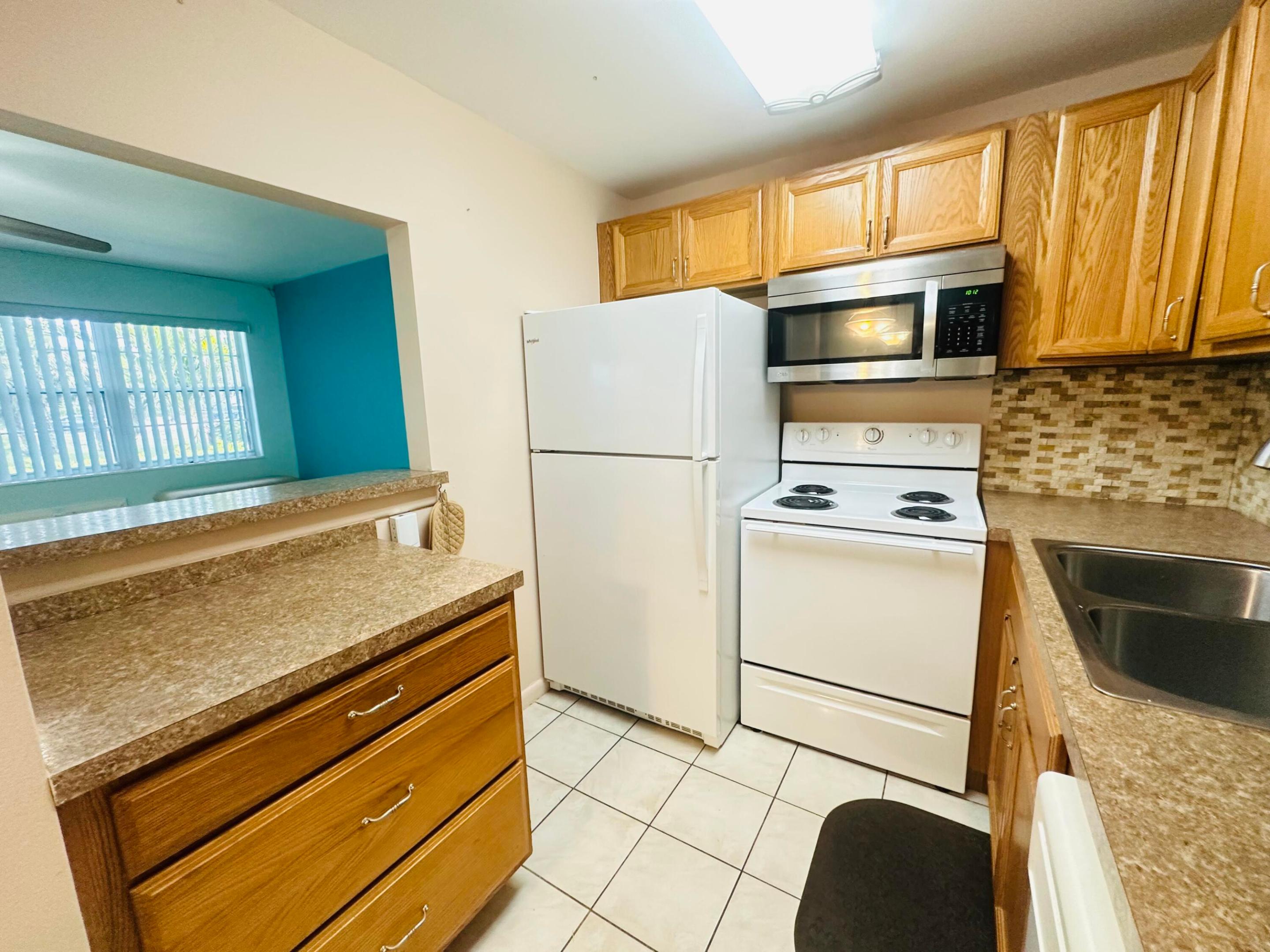 86 Markham E Property Photo 9