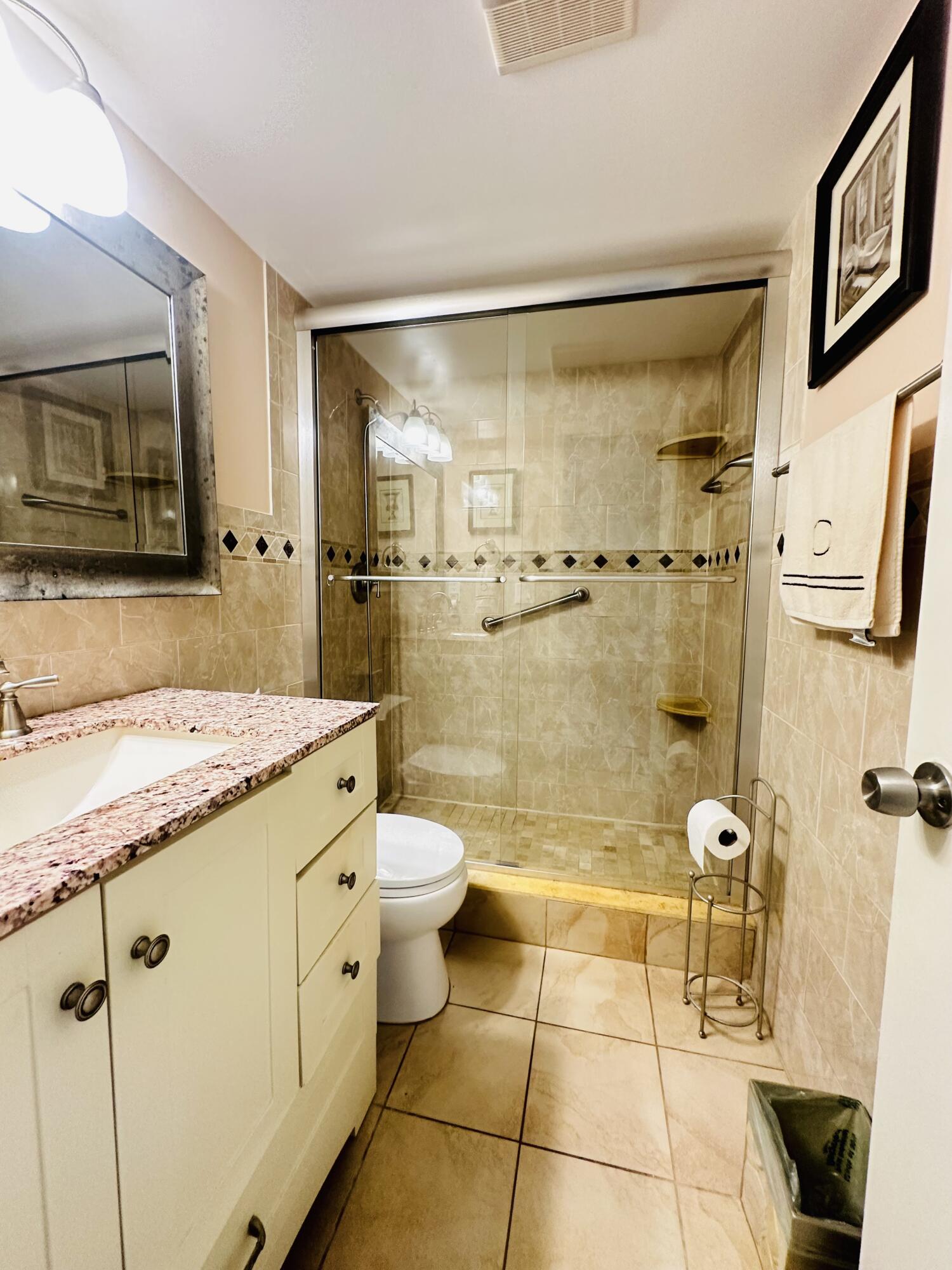 86 Markham E Property Photo 10