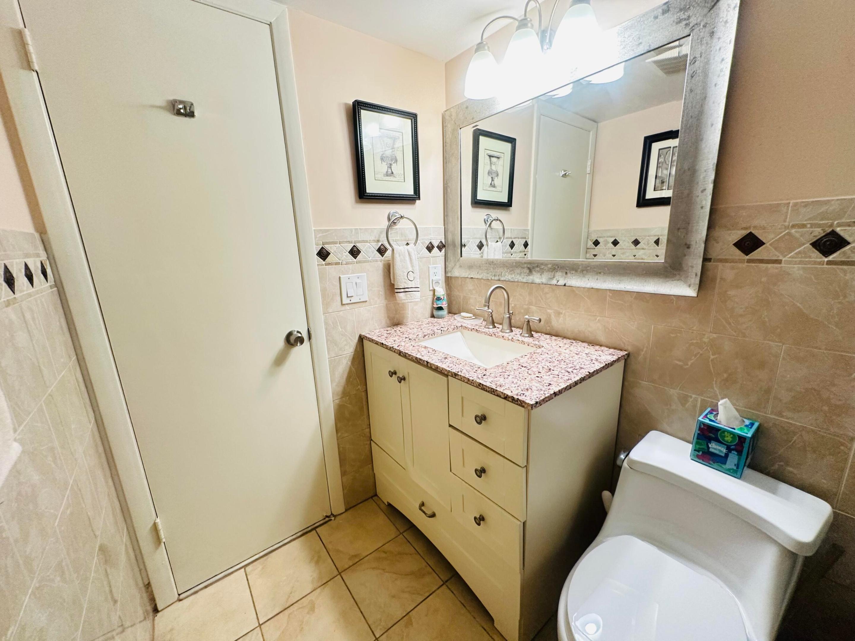 86 Markham E Property Photo 12