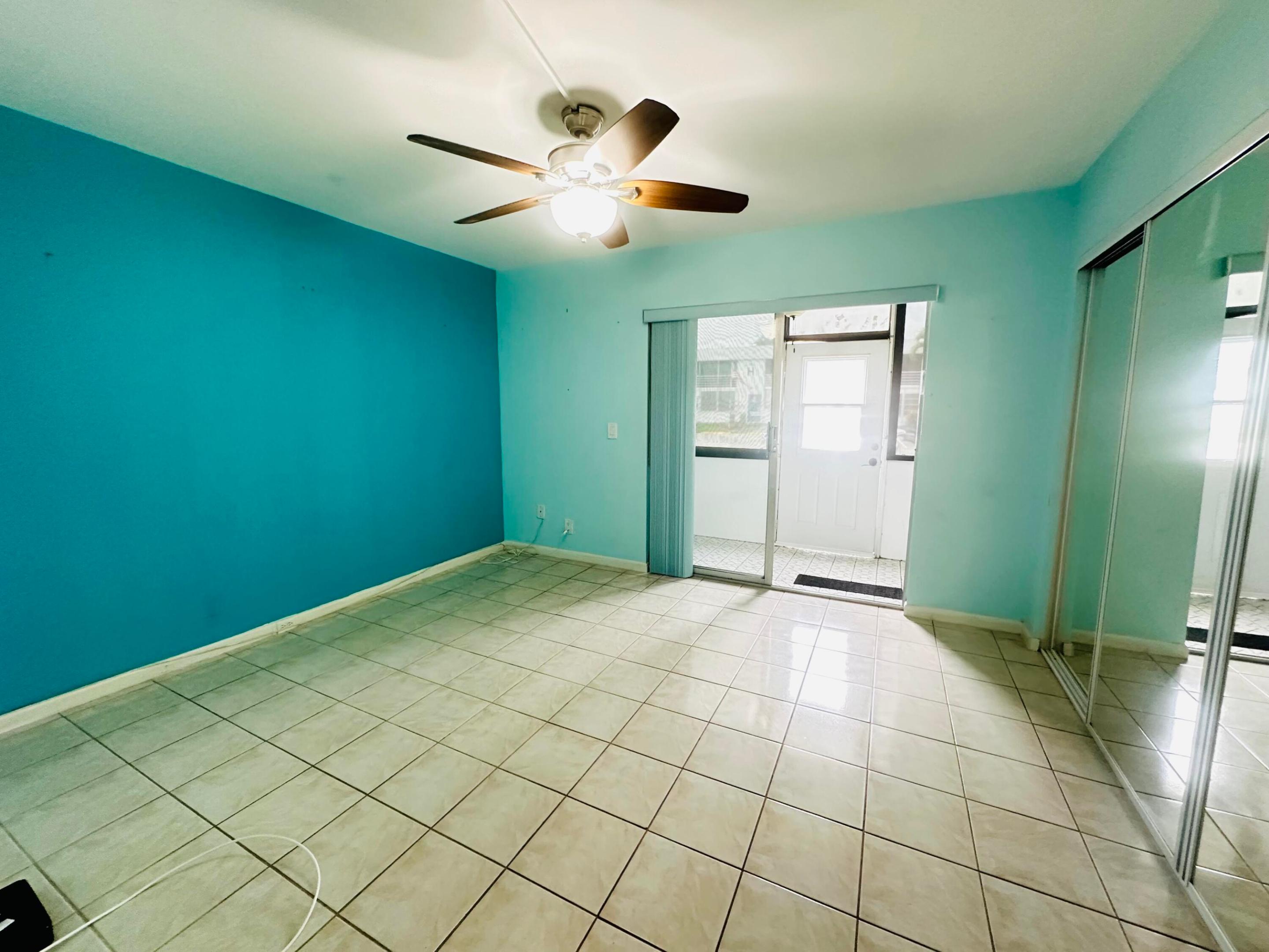 86 Markham E Property Photo 13