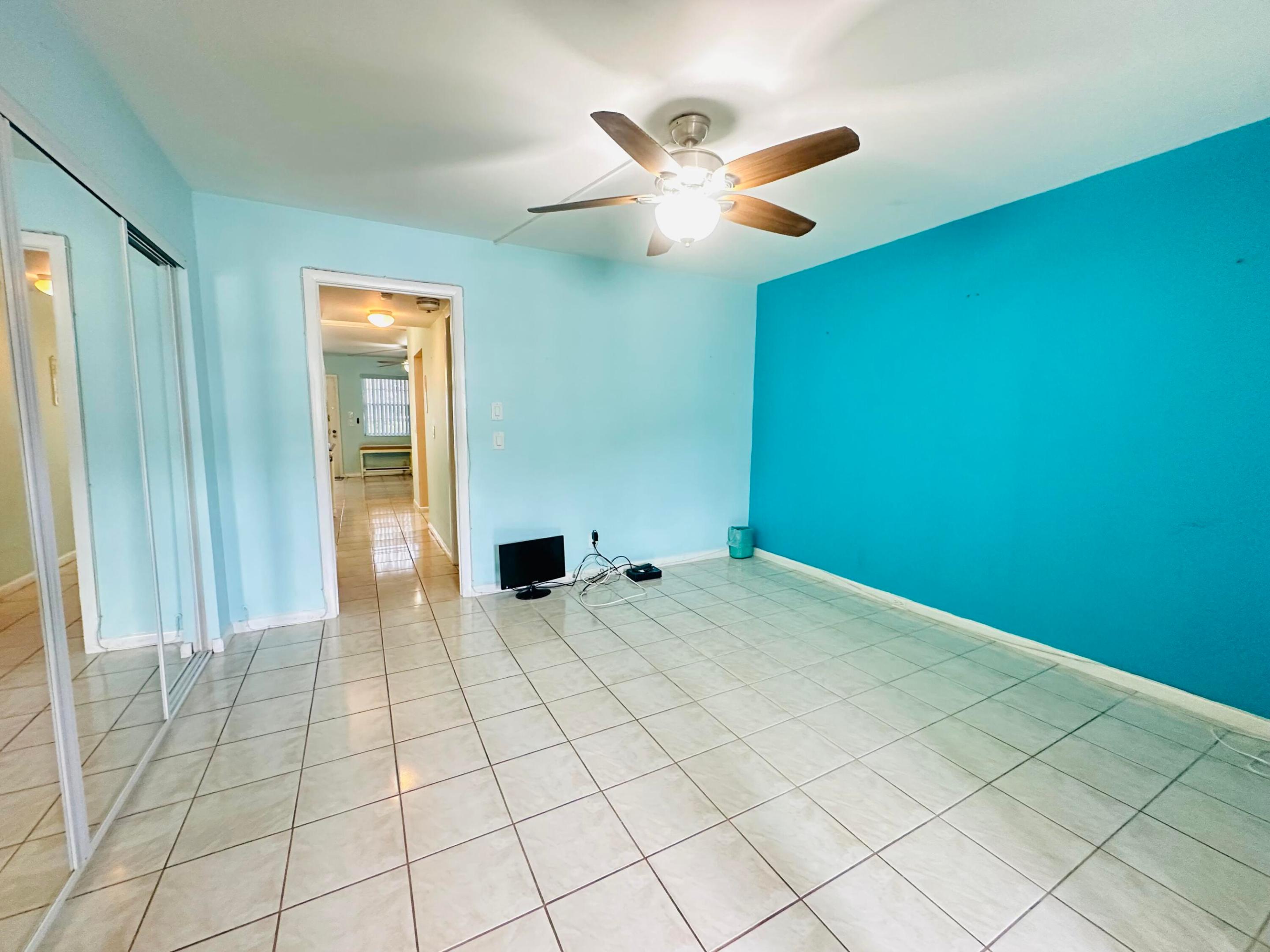 86 Markham E Property Photo 14
