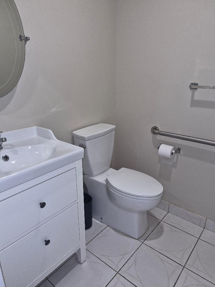 318 N Seville N 318 Property Photo 13