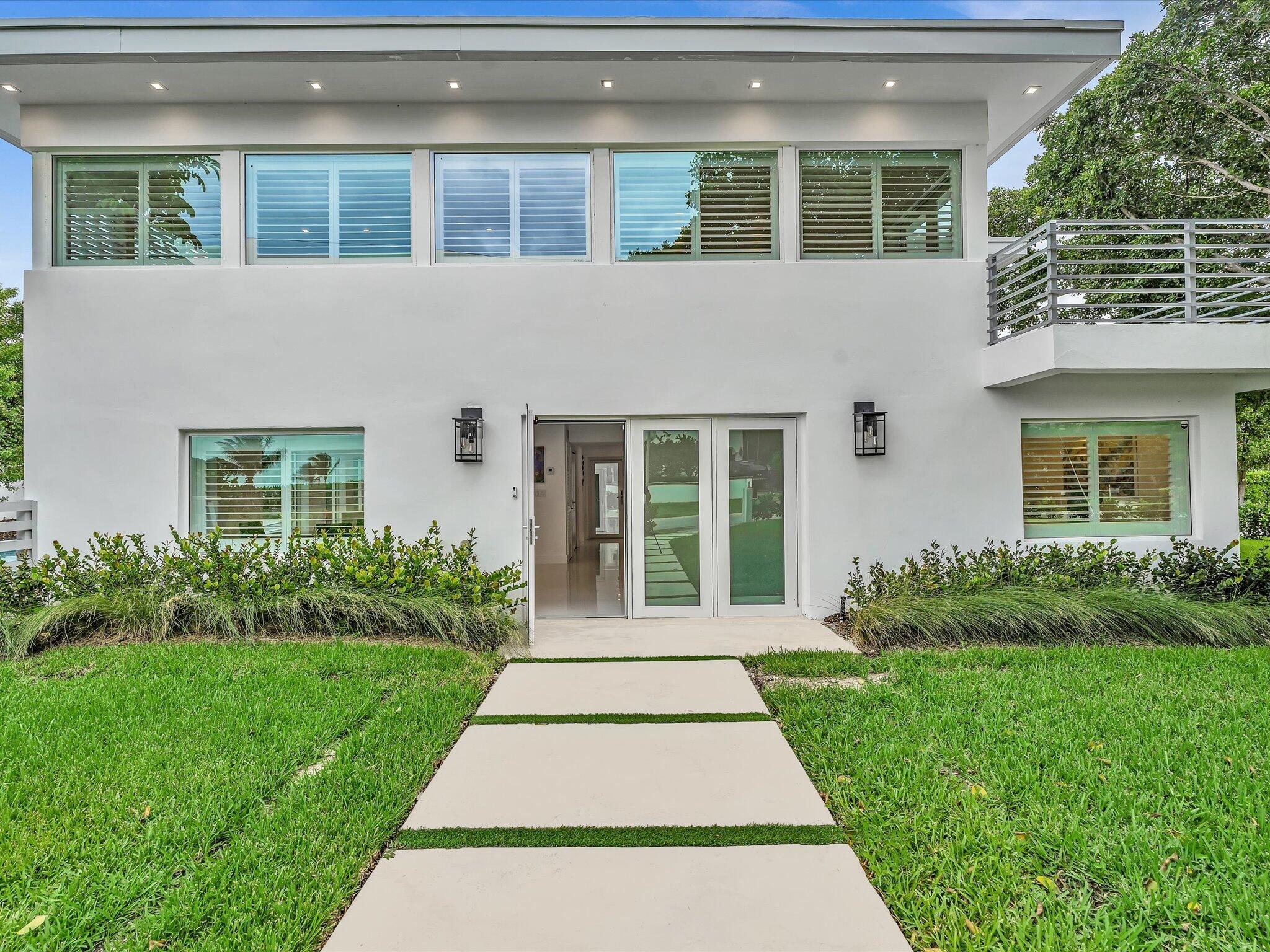 1903 Bay Drive Property Photo 2