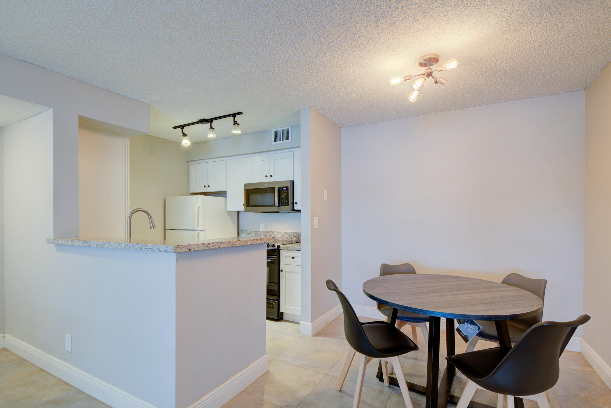 2900 S University Drive 9104 Property Photo 10