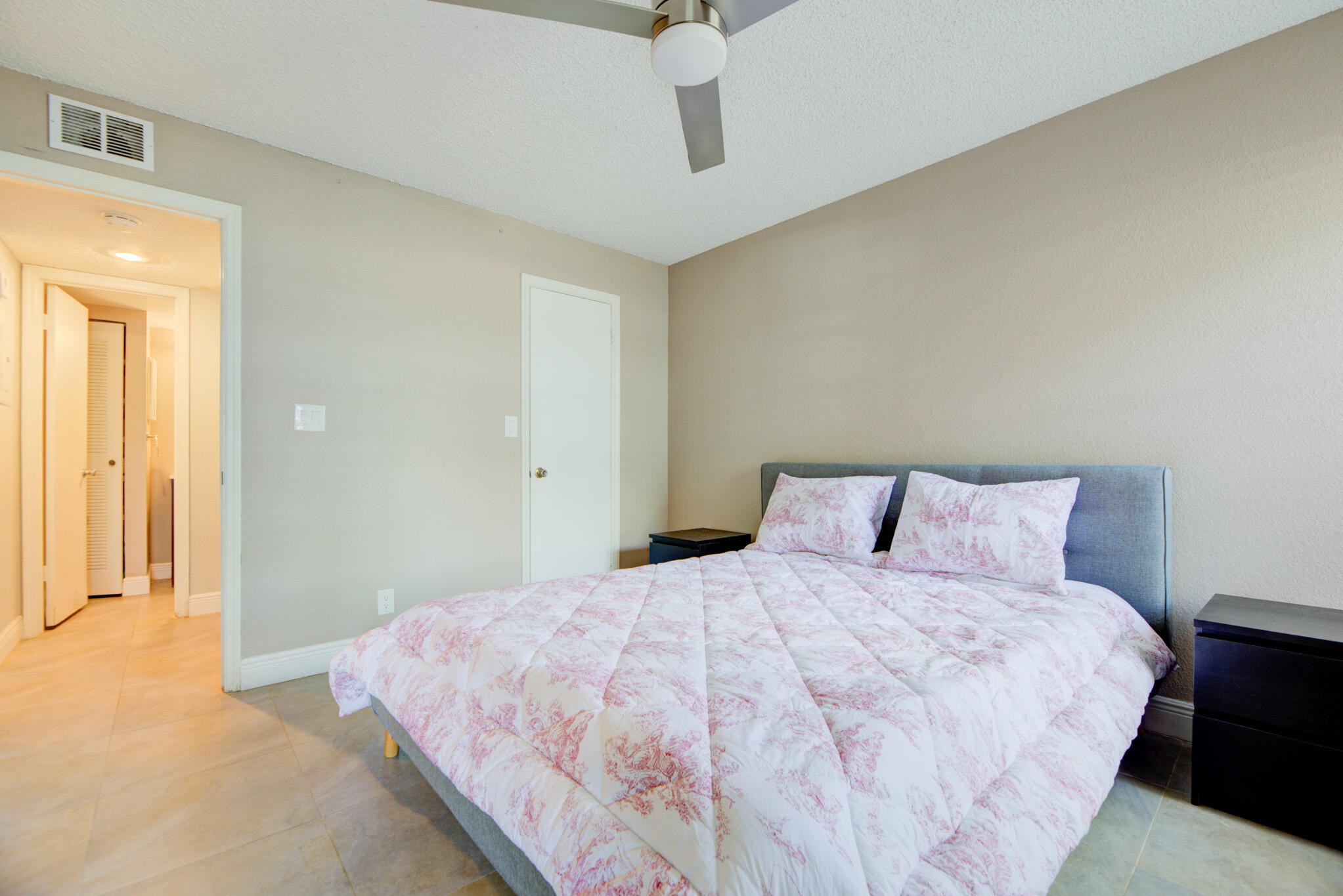 2900 S University Drive 9104 Property Photo 19