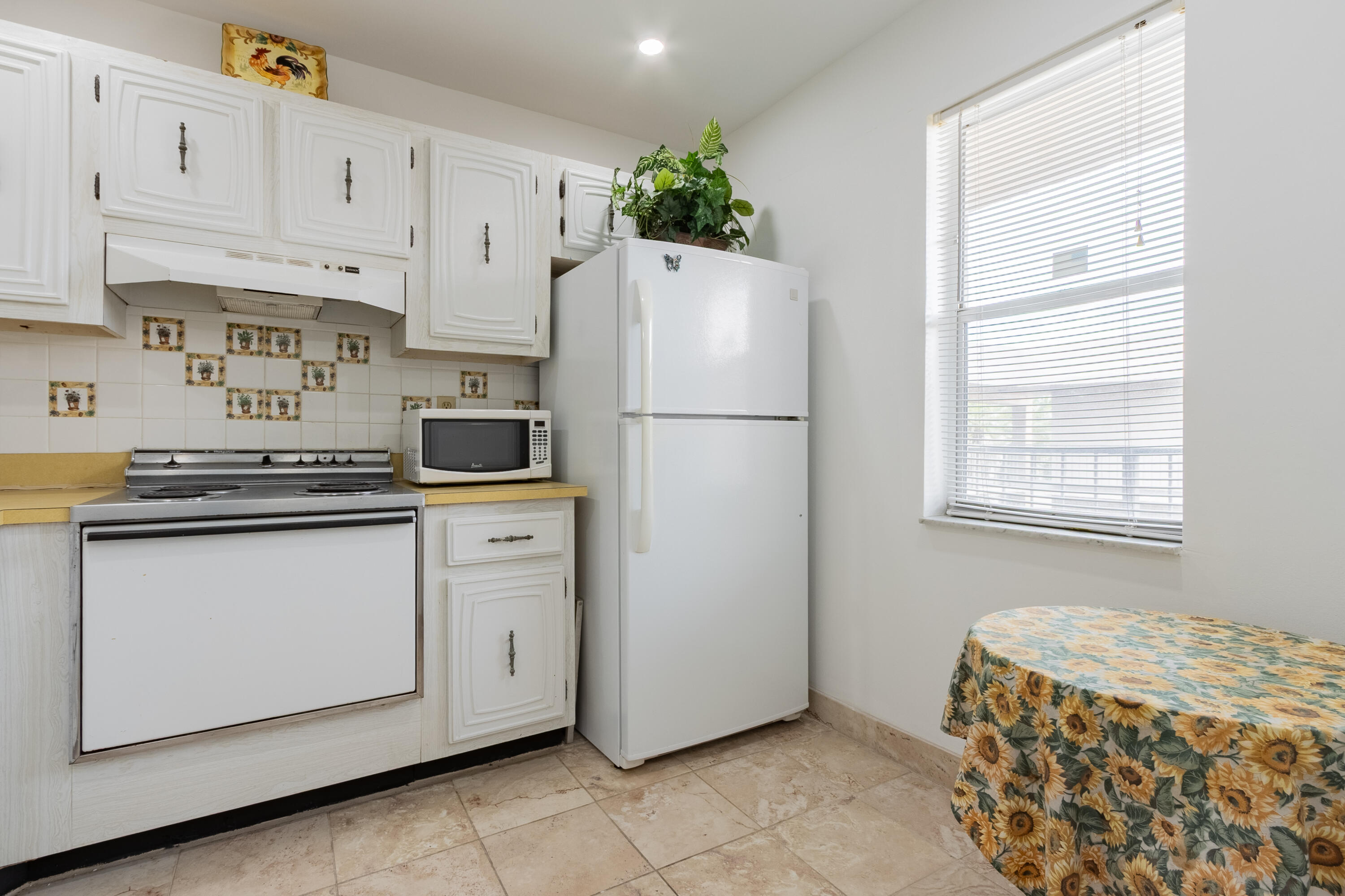 2811 Somerset Drive 412 Property Photo 3