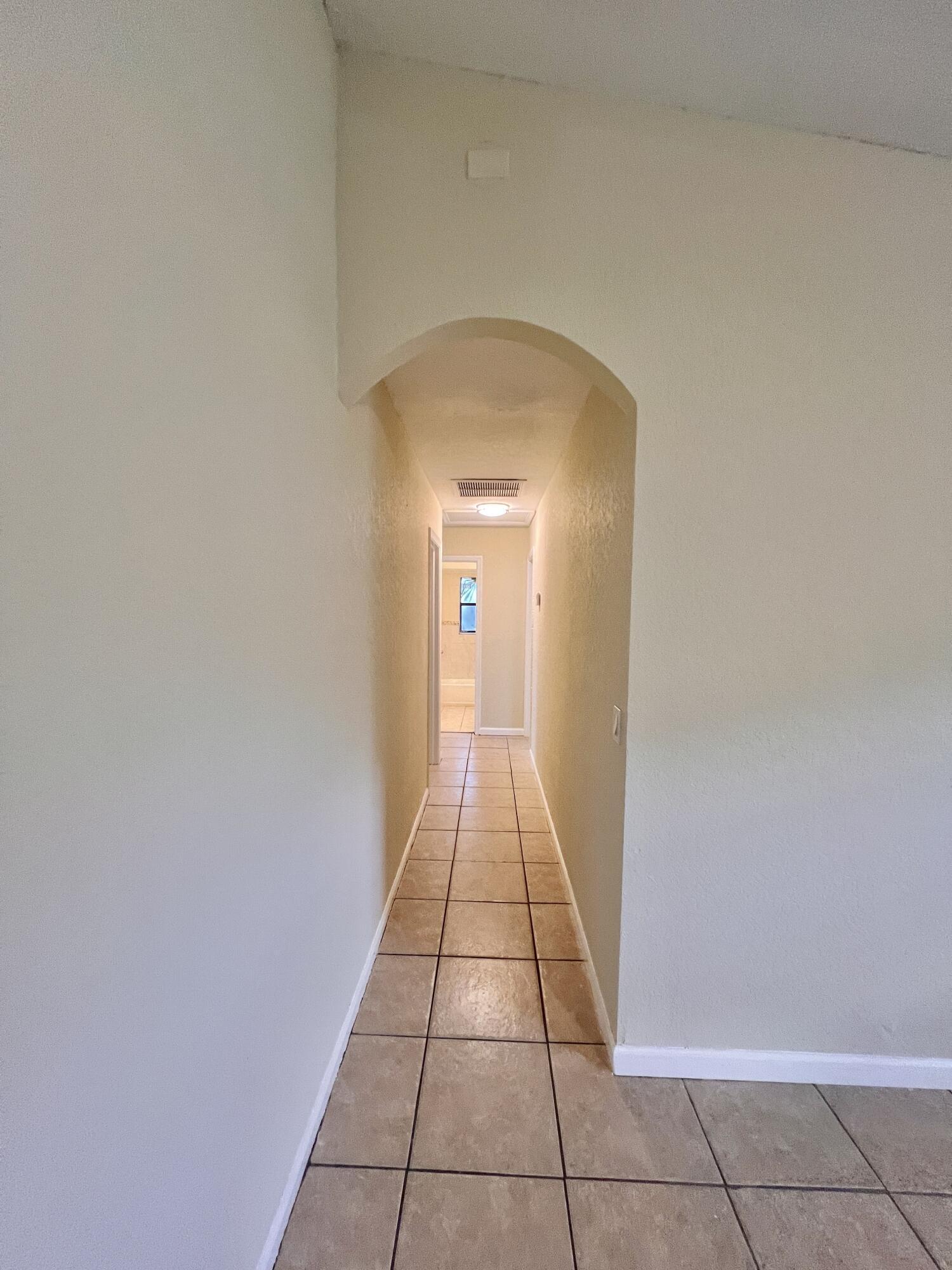 423 Glenwood Drive Property Photo 6