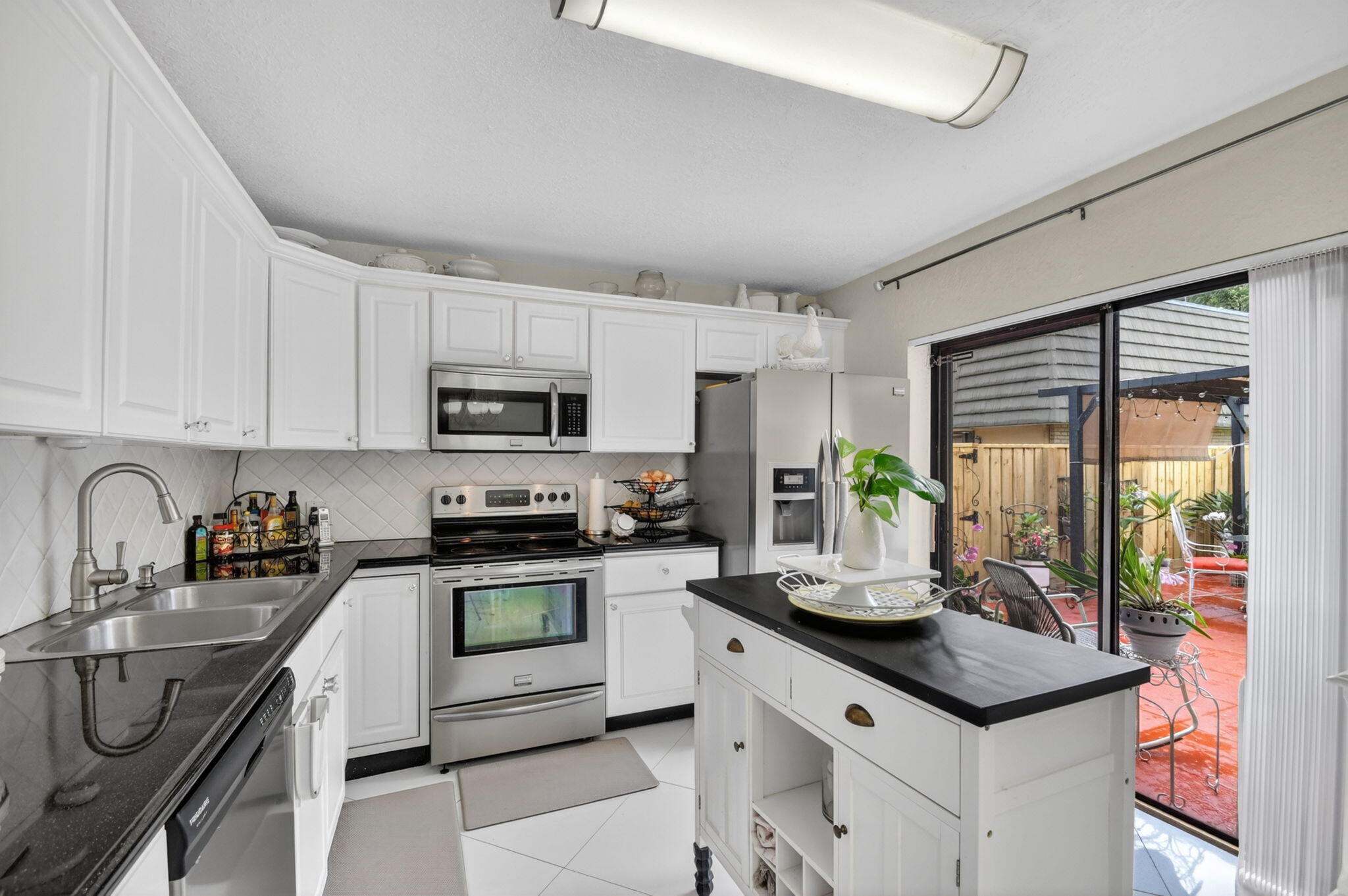 315 3rd Way Property Photo 12