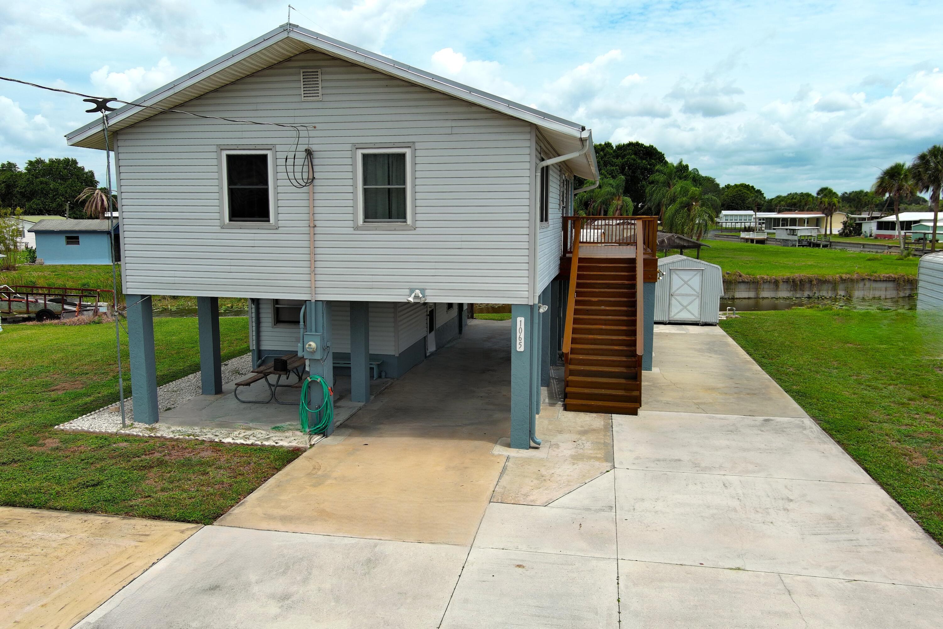 1065 Peach Lane Property Photo 1