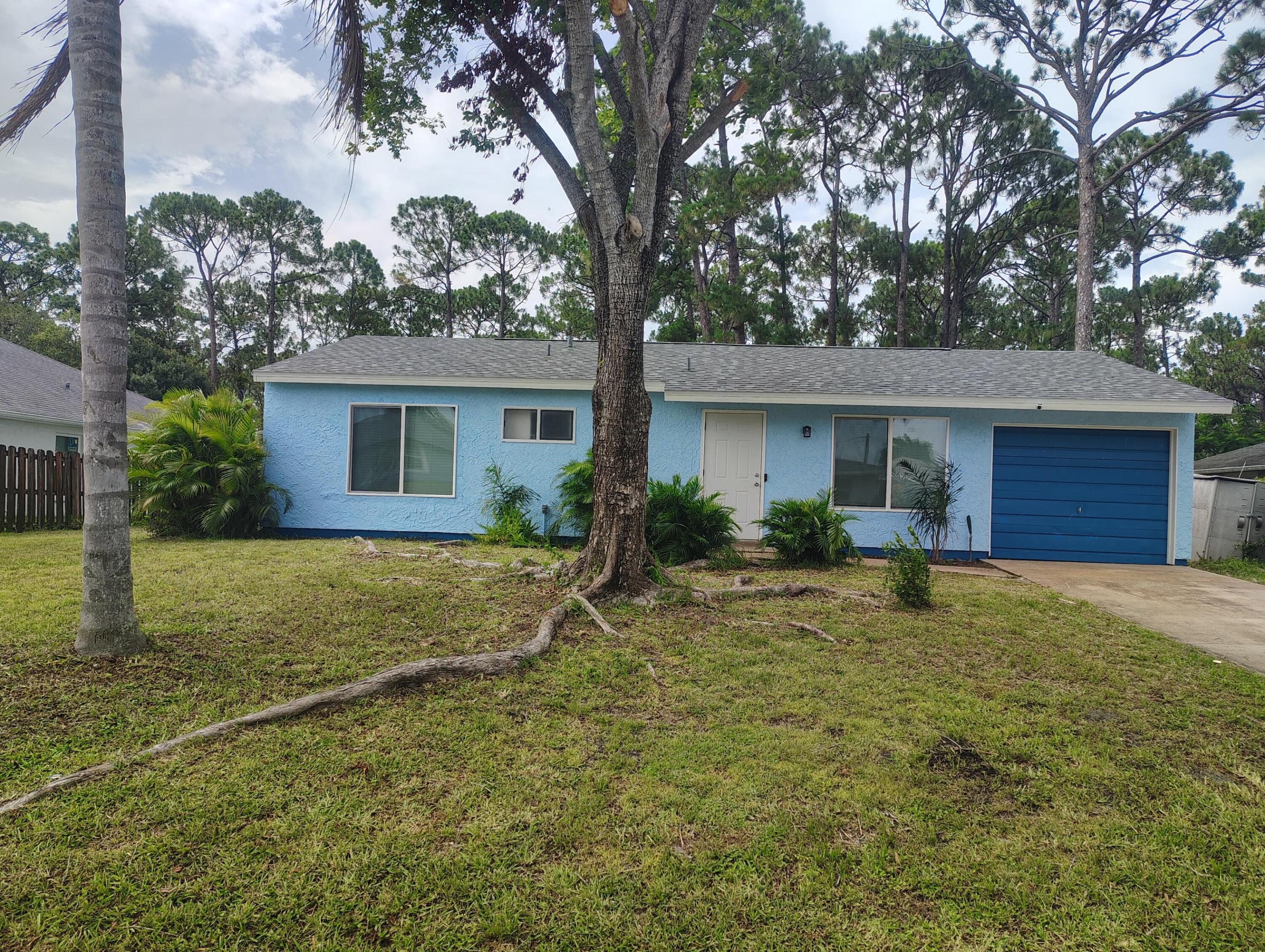 983 SE Emerald Rd Road SE