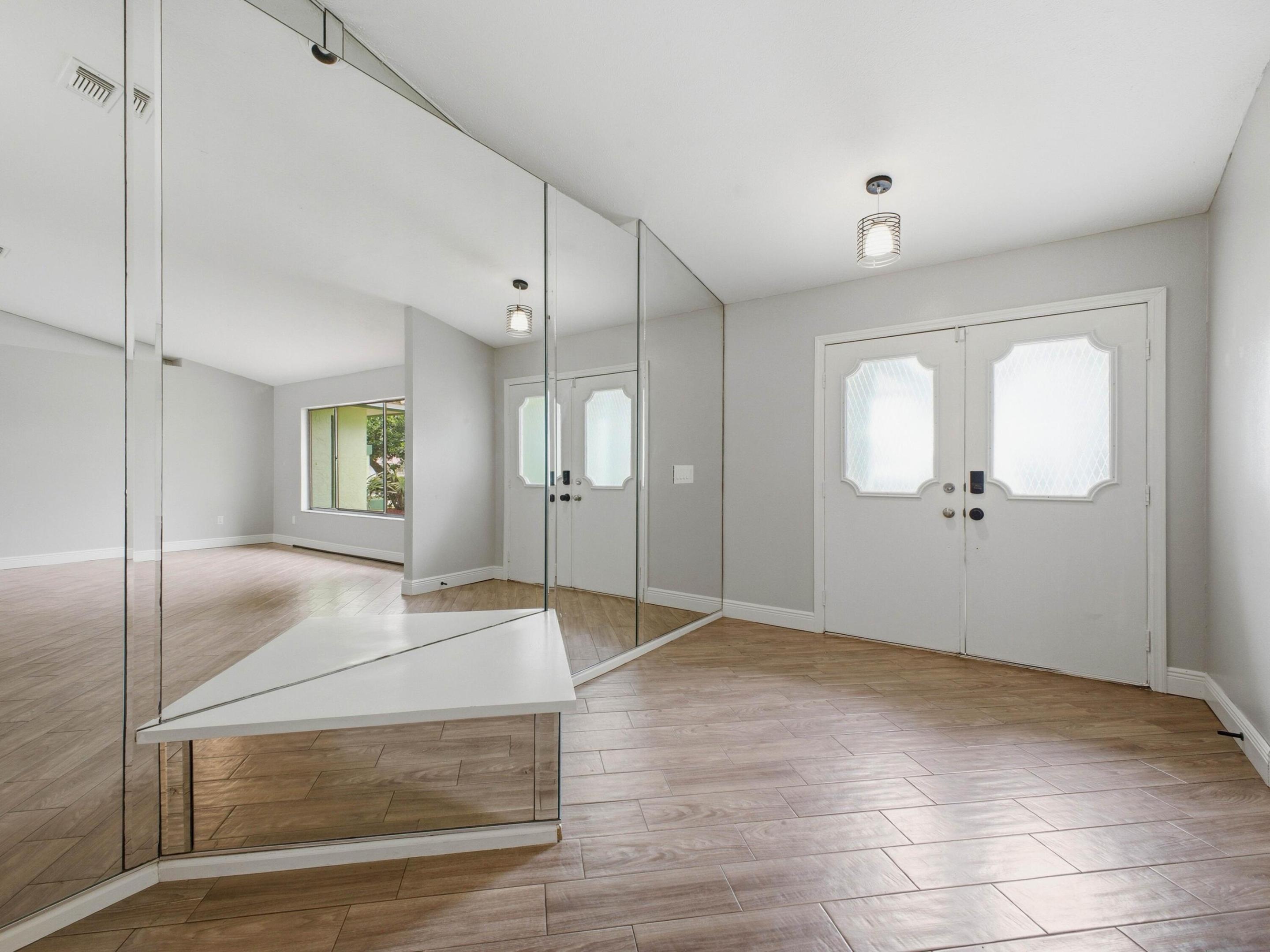 1298 Sw Cedar Cove Property Photo 4