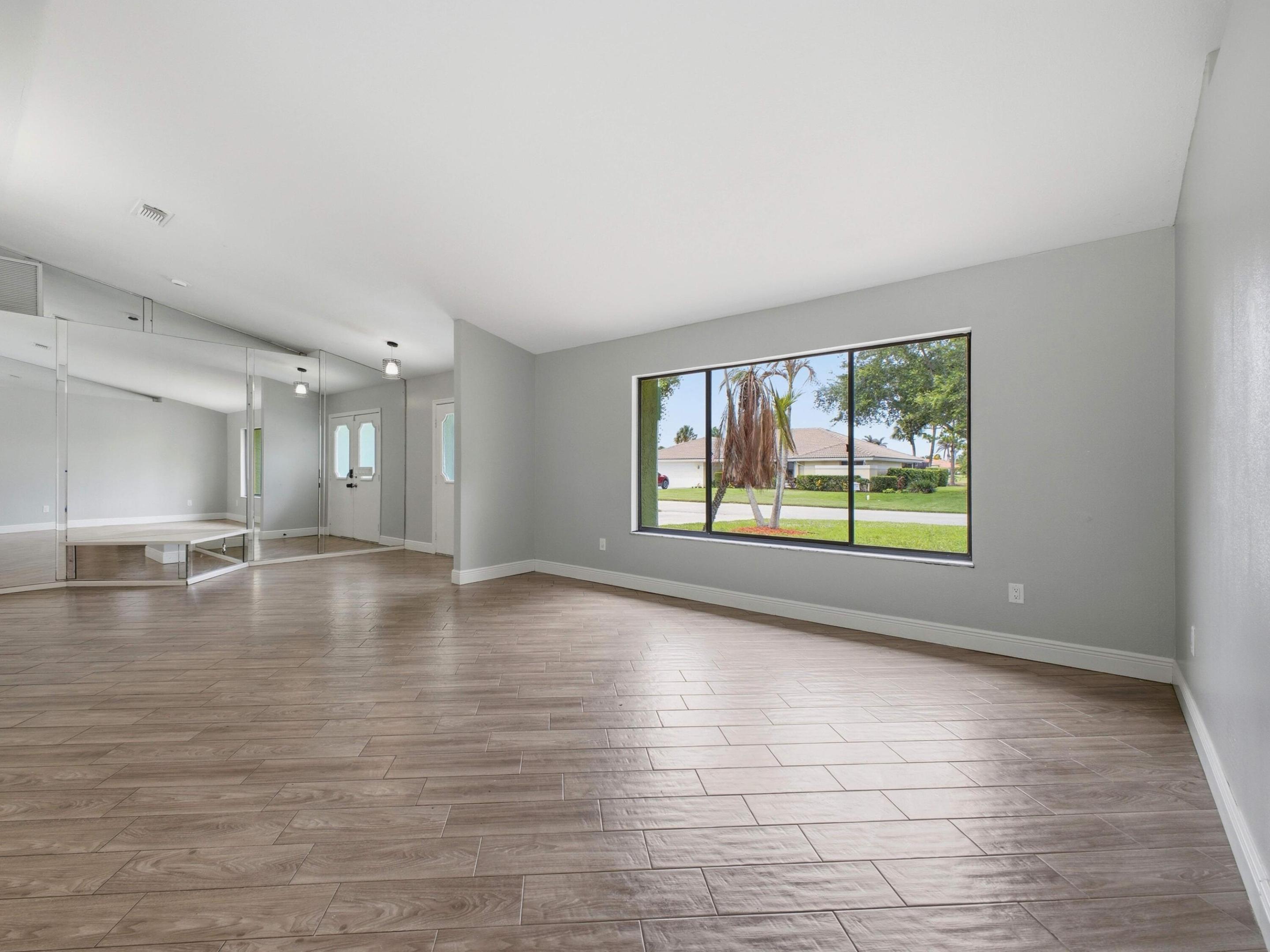 1298 Sw Cedar Cove Property Photo 5