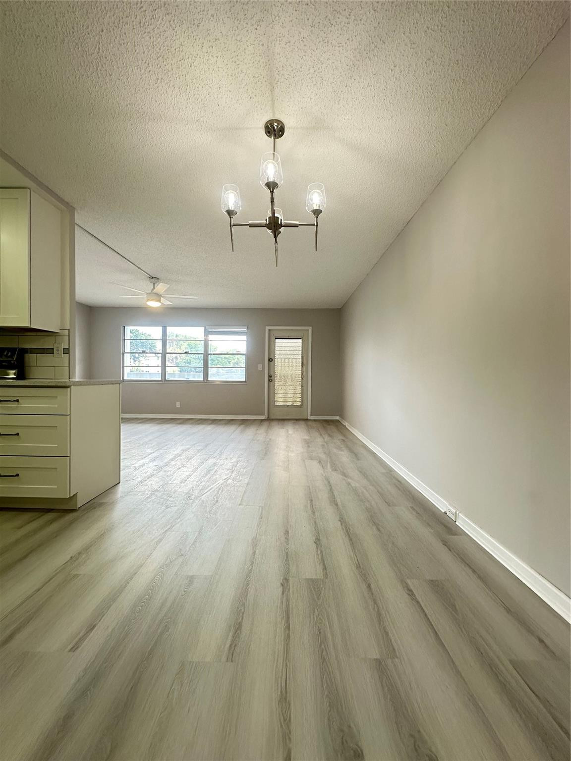 2048 Newport N Property Photo 6