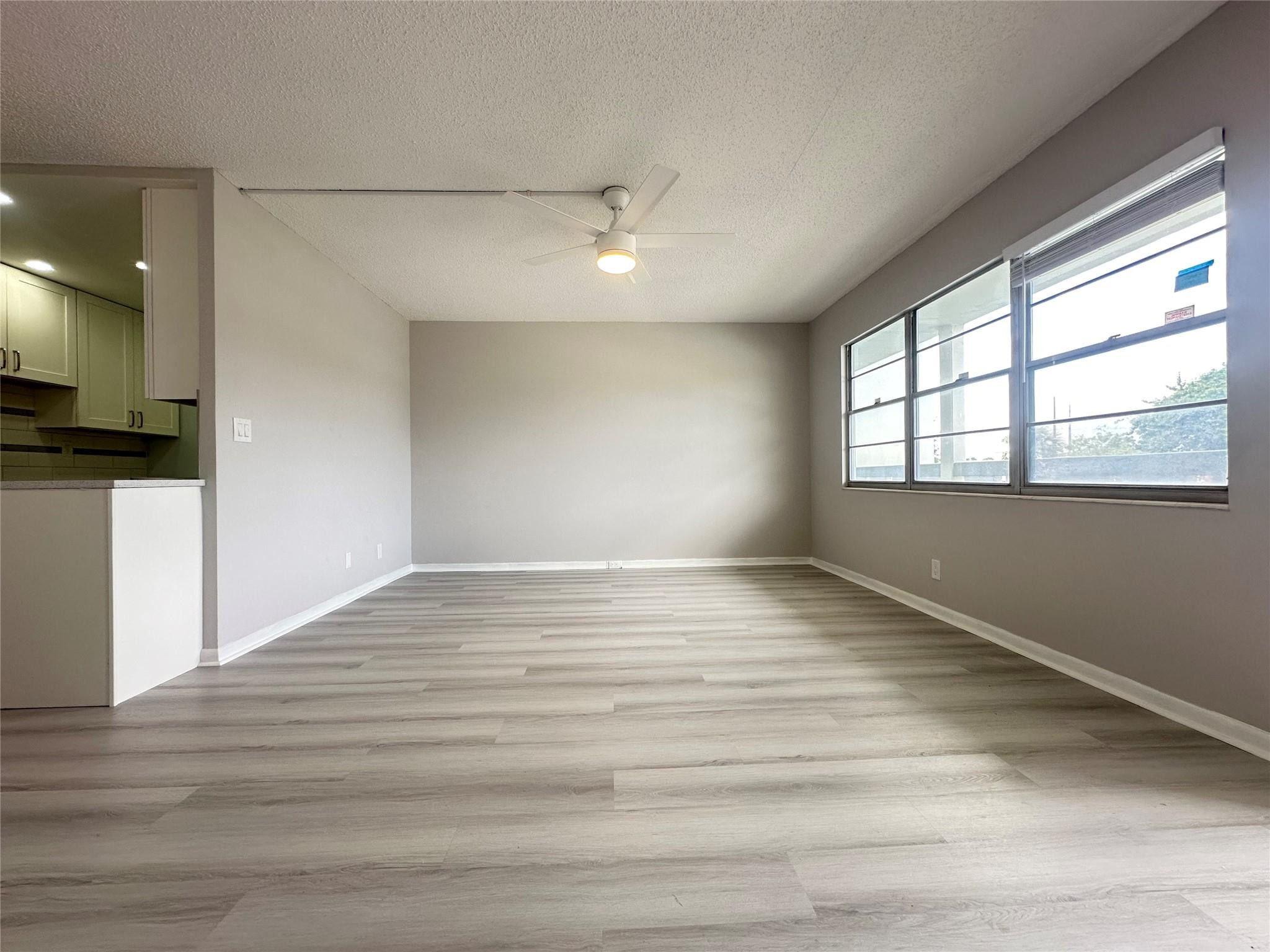 2048 Newport N Property Photo 7
